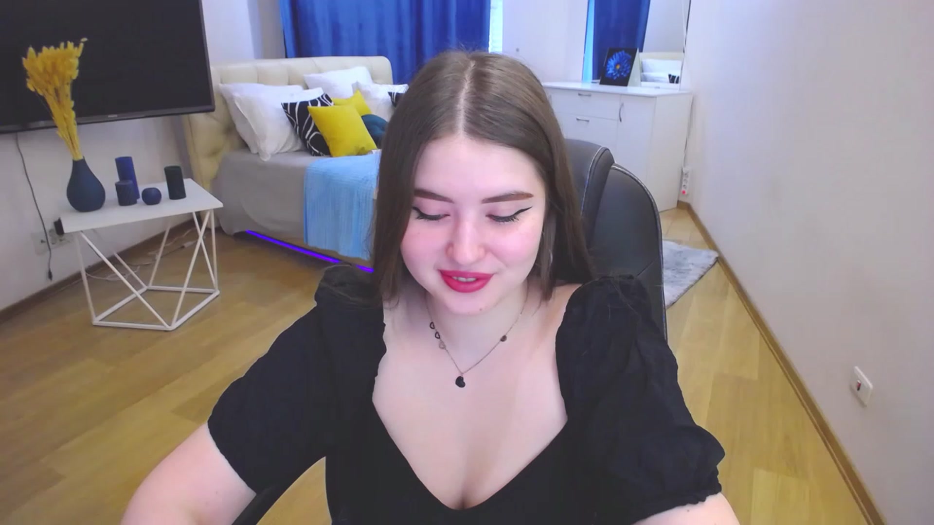 Gallery image thumbnail from AdmireMyEyes's myfreecams stream on, 06/02/2023, 07:34 image 1 of 20