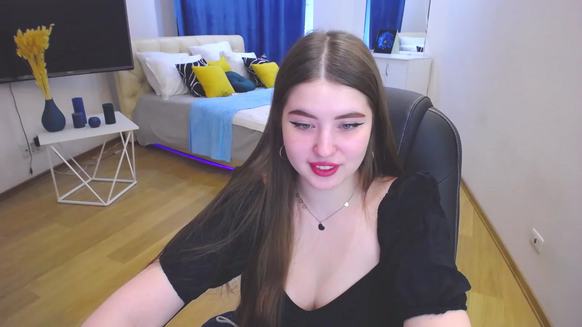 Gallery image thumbnail from AdmireMyEyes's myfreecams stream on, 06/02/2023, 07:46 image 1 of 20
