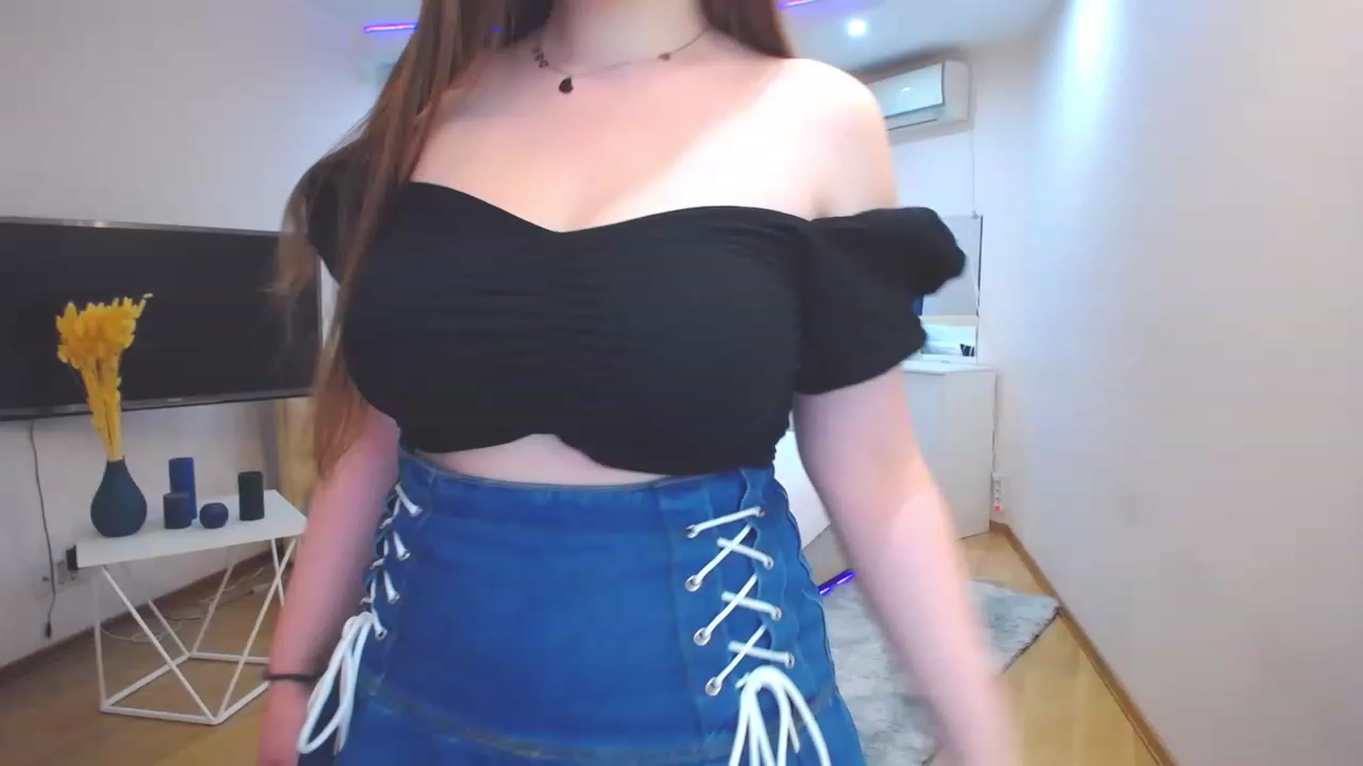 Gallery image thumbnail from AdmireMyEyes's myfreecams stream on, 06/02/2023, 09:13 image 11 of 20