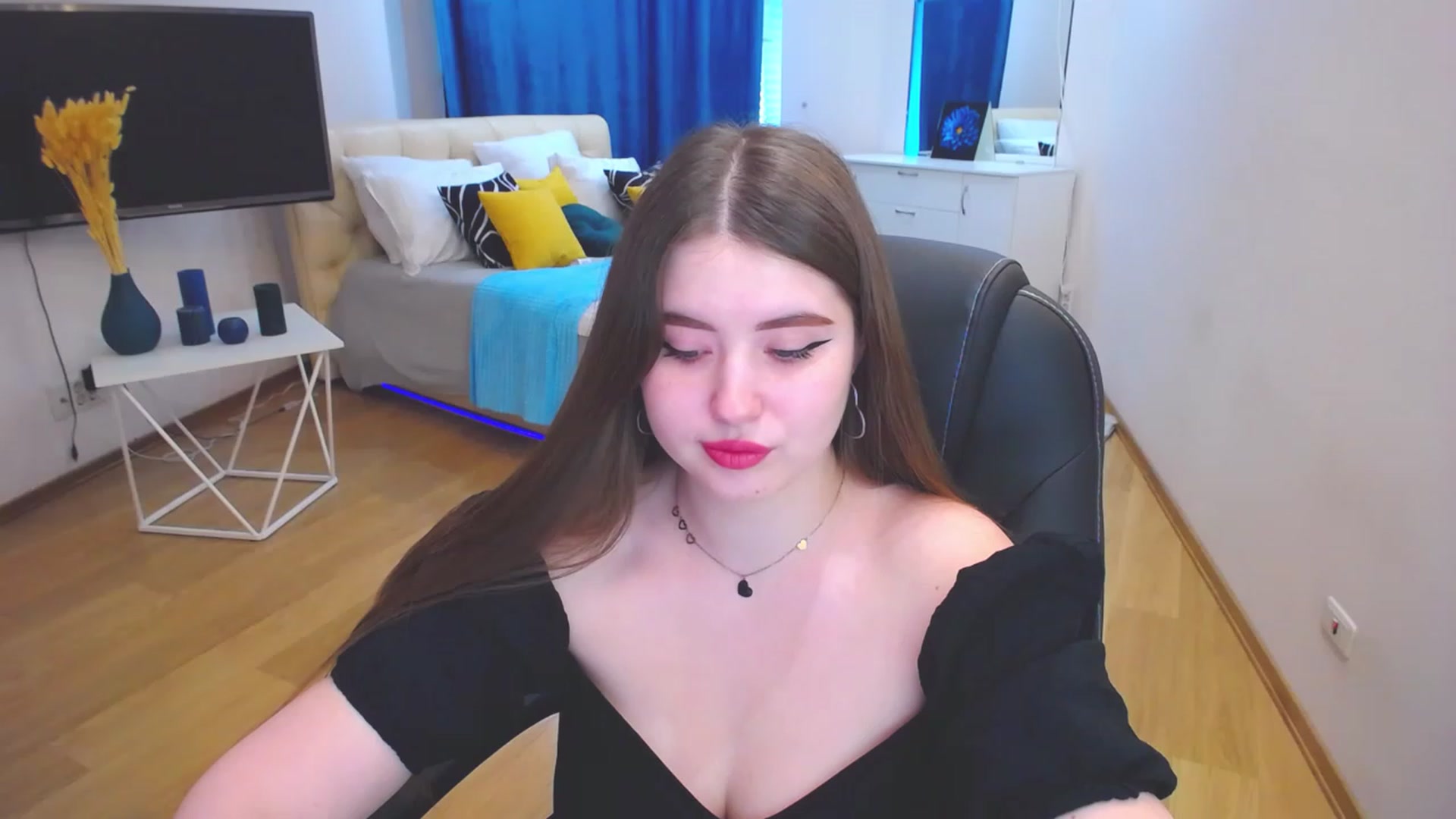 Gallery image thumbnail from AdmireMyEyes's myfreecams stream on, 06/02/2023, 09:40 image 9 of 20
