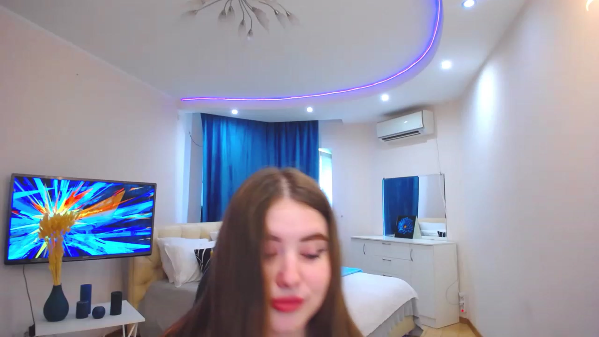 Gallery image thumbnail from AdmireMyEyes's myfreecams stream on, 06/05/2023, 07:47 image 10 of 20