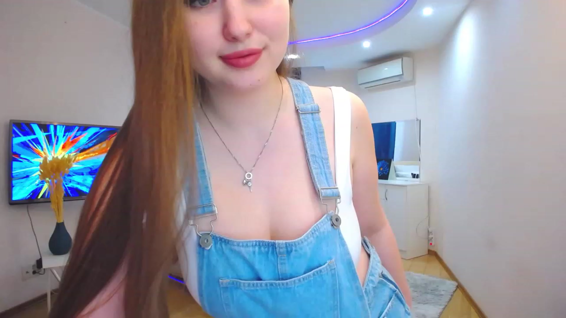 Gallery image thumbnail from AdmireMyEyes's myfreecams stream on, 06/05/2023, 08:36 image 5 of 20