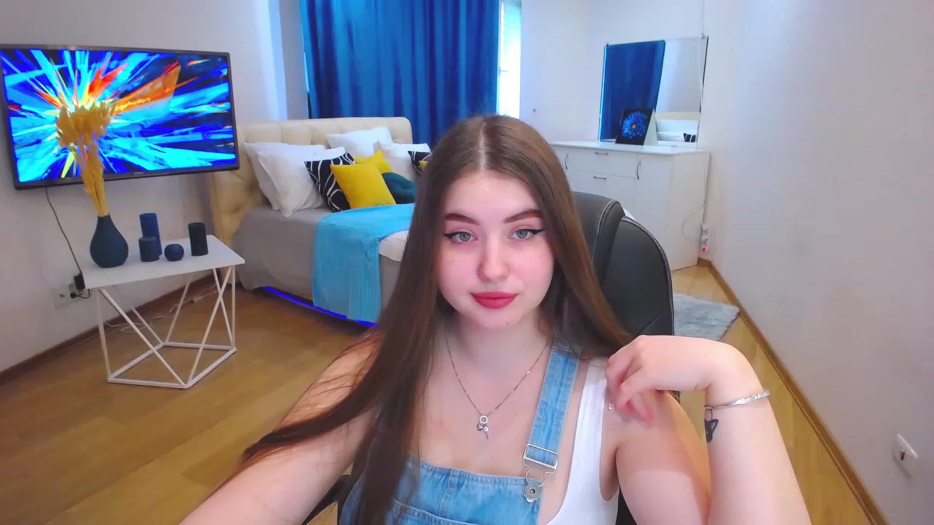 Gallery image thumbnail from AdmireMyEyes's myfreecams stream on, 06/05/2023, 08:36 image 1 of 20