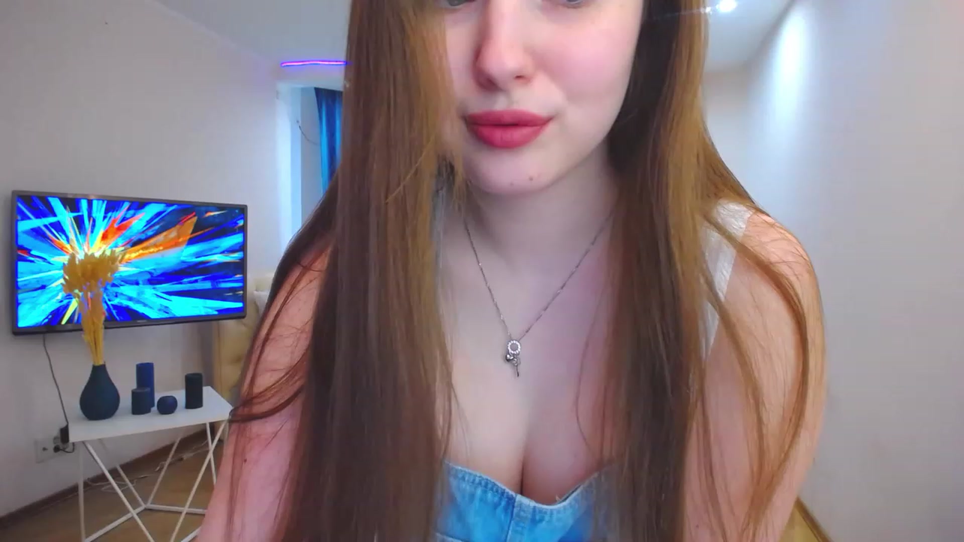 Gallery image thumbnail from AdmireMyEyes's myfreecams stream on, 06/05/2023, 08:36 image 12 of 20