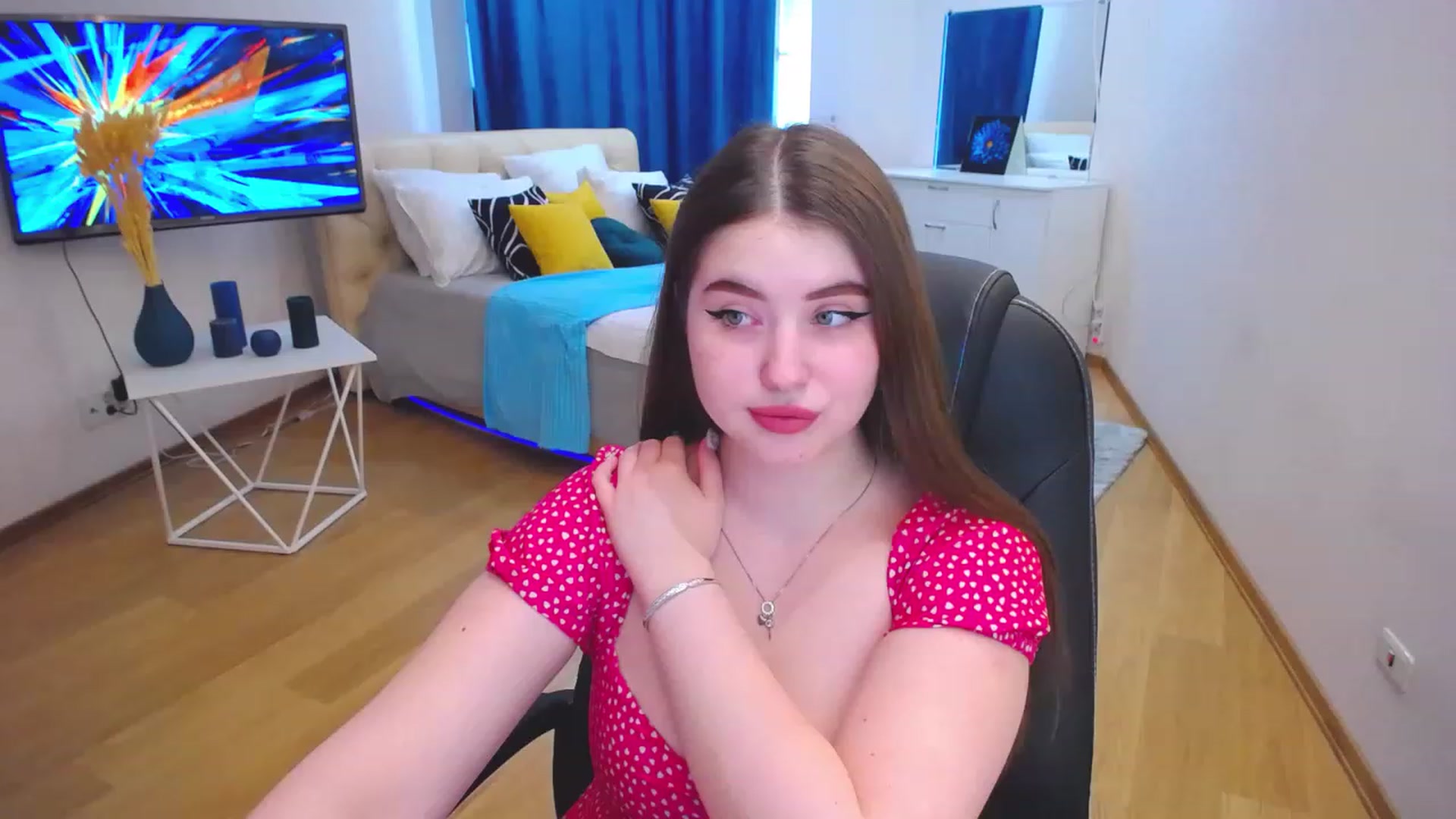 Gallery image thumbnail from AdmireMyEyes's myfreecams stream on, 06/05/2023, 09:52 image 4 of 20