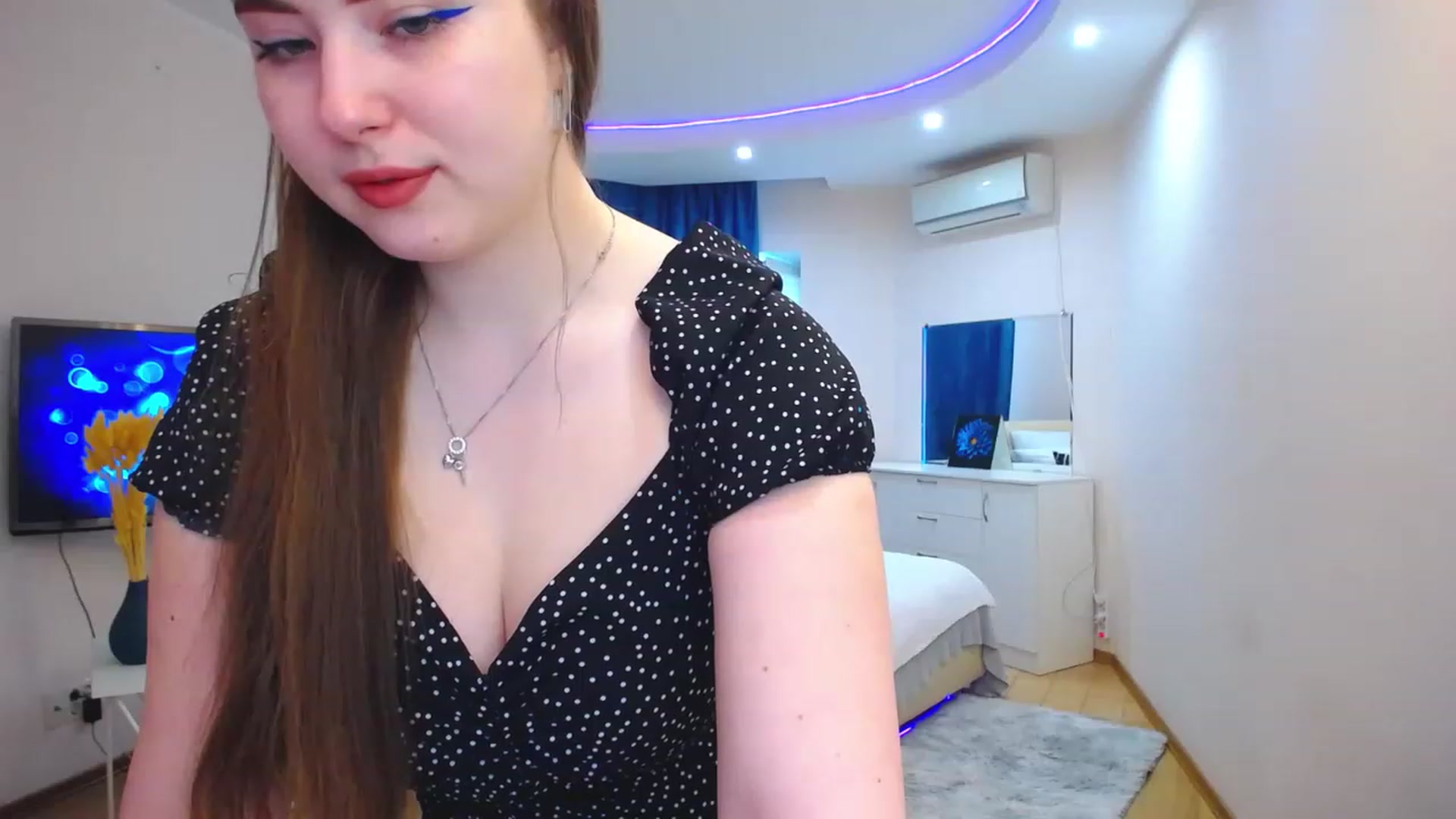 Gallery image thumbnail from AdmireMyEyes's myfreecams stream on, 06/06/2023, 04:59 image 8 of 20