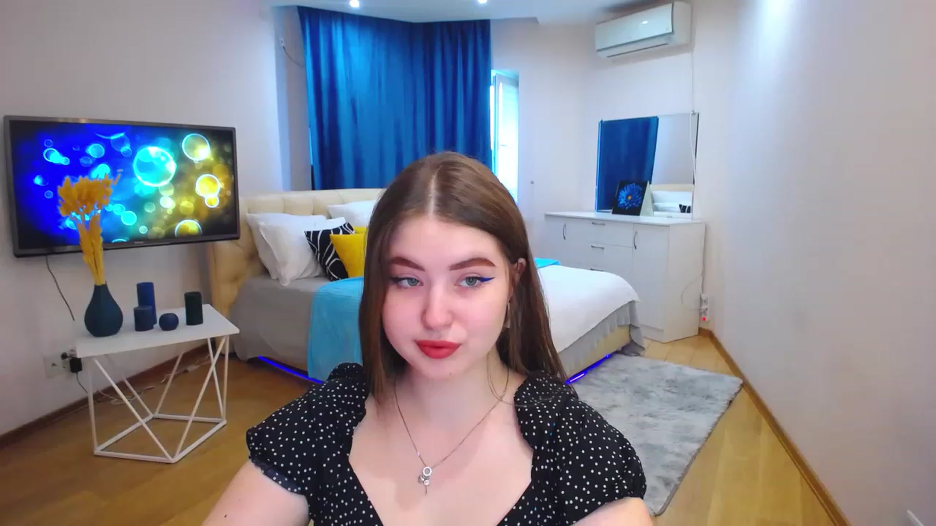 Gallery image thumbnail from AdmireMyEyes's myfreecams stream on, 06/06/2023, 04:59 image 13 of 20