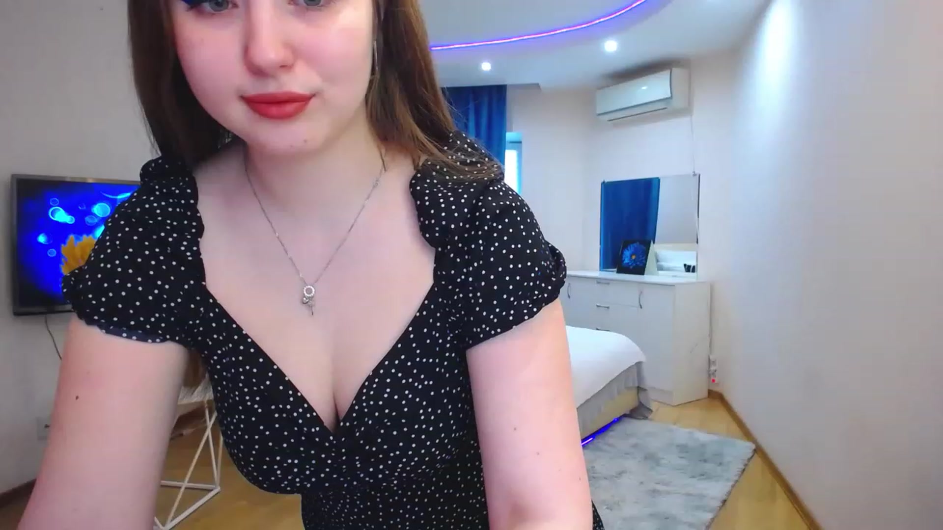 Gallery image thumbnail from AdmireMyEyes's myfreecams stream on, 06/06/2023, 04:59 image 16 of 20
