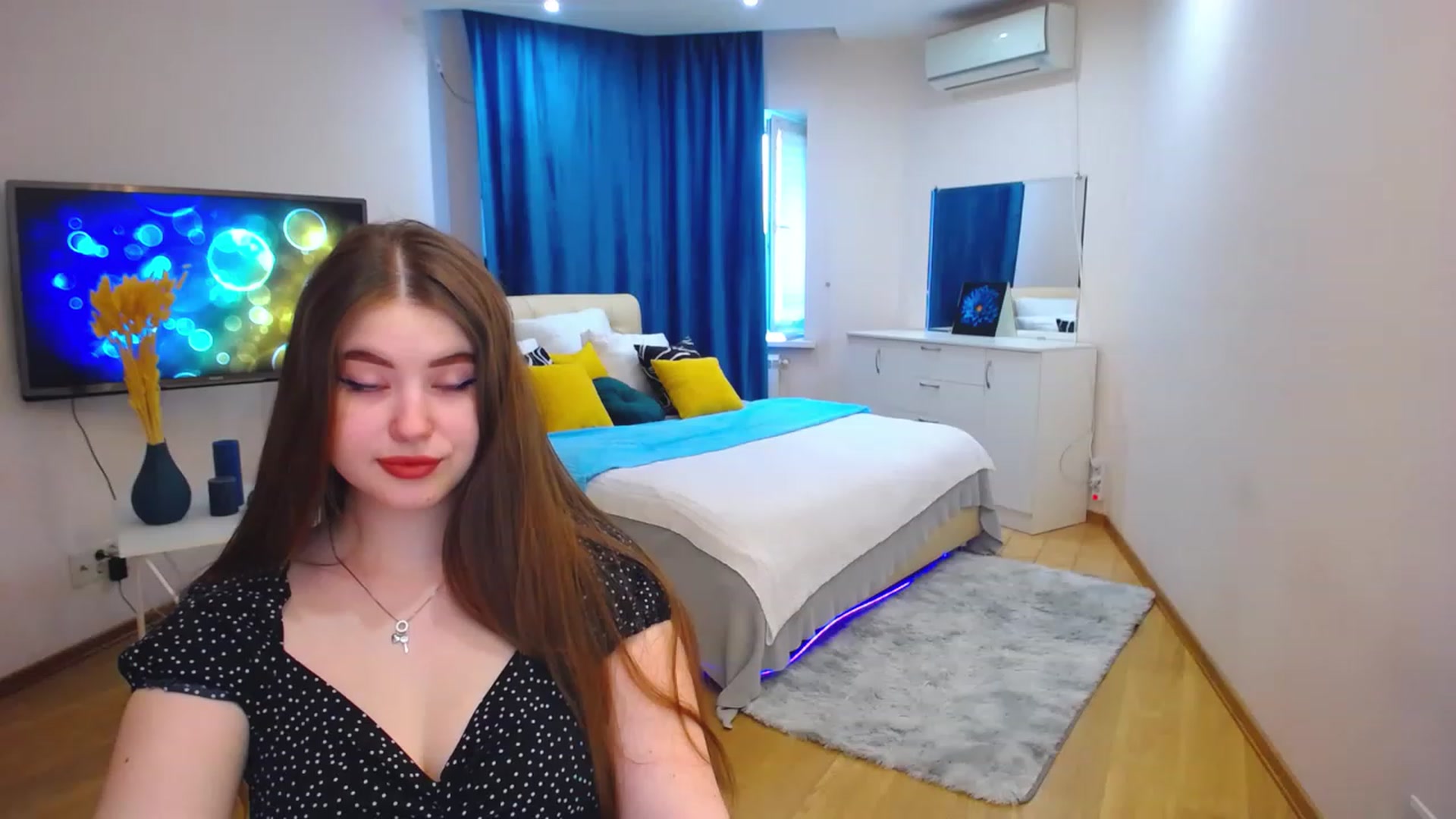 Gallery image thumbnail from AdmireMyEyes's myfreecams stream on, 06/06/2023, 04:59 image 15 of 20