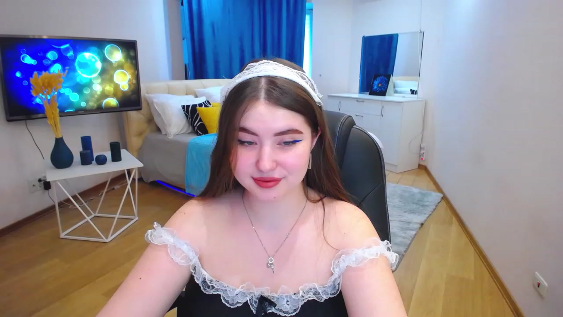 Gallery image thumbnail from AdmireMyEyes's myfreecams stream on, 06/06/2023, 07:20 image 2 of 20