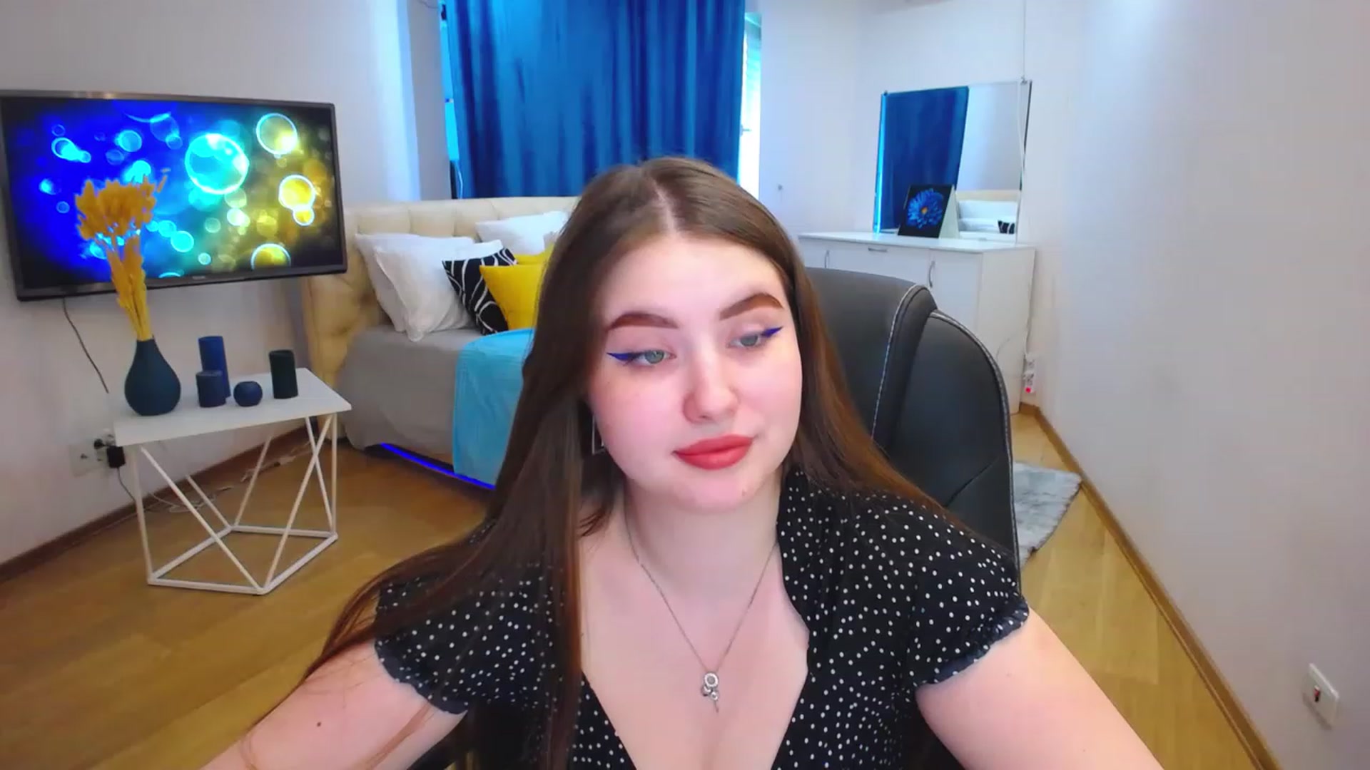 Gallery image thumbnail from AdmireMyEyes's myfreecams stream on, 06/06/2023, 09:47 image 16 of 20
