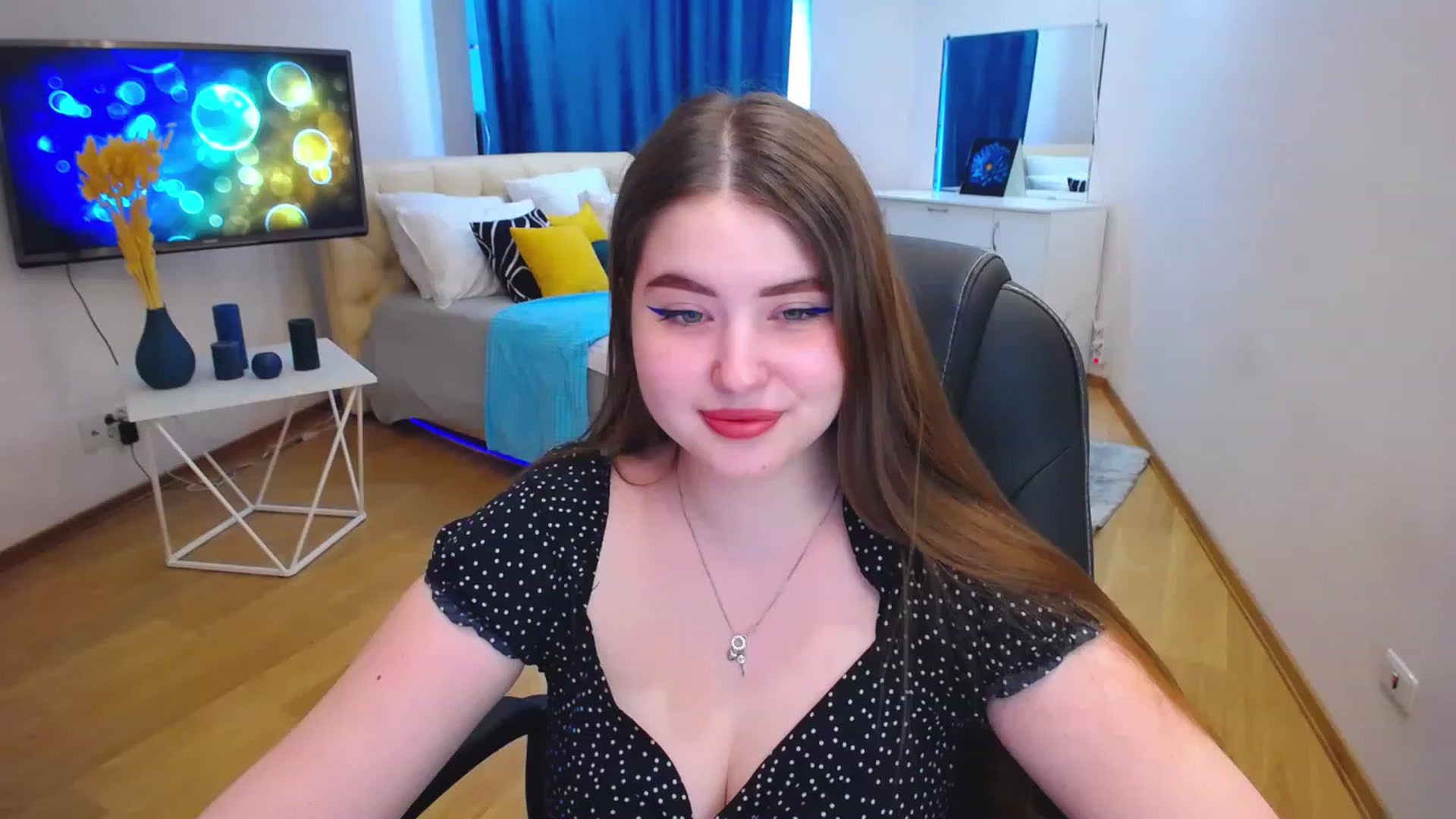 Gallery image thumbnail from AdmireMyEyes's myfreecams stream on, 06/06/2023, 09:47 image 4 of 20