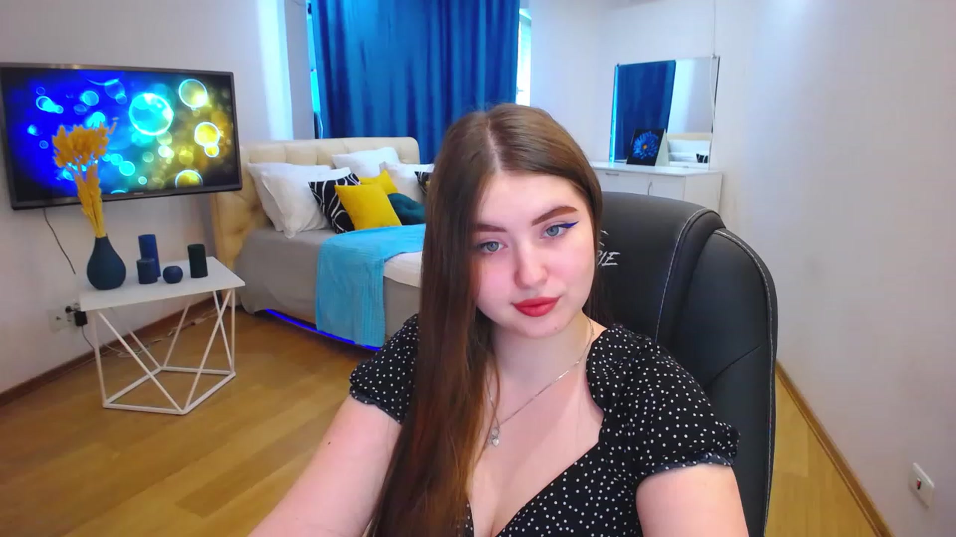 Gallery image thumbnail from AdmireMyEyes's myfreecams stream on, 06/06/2023, 09:47 image 20 of 20