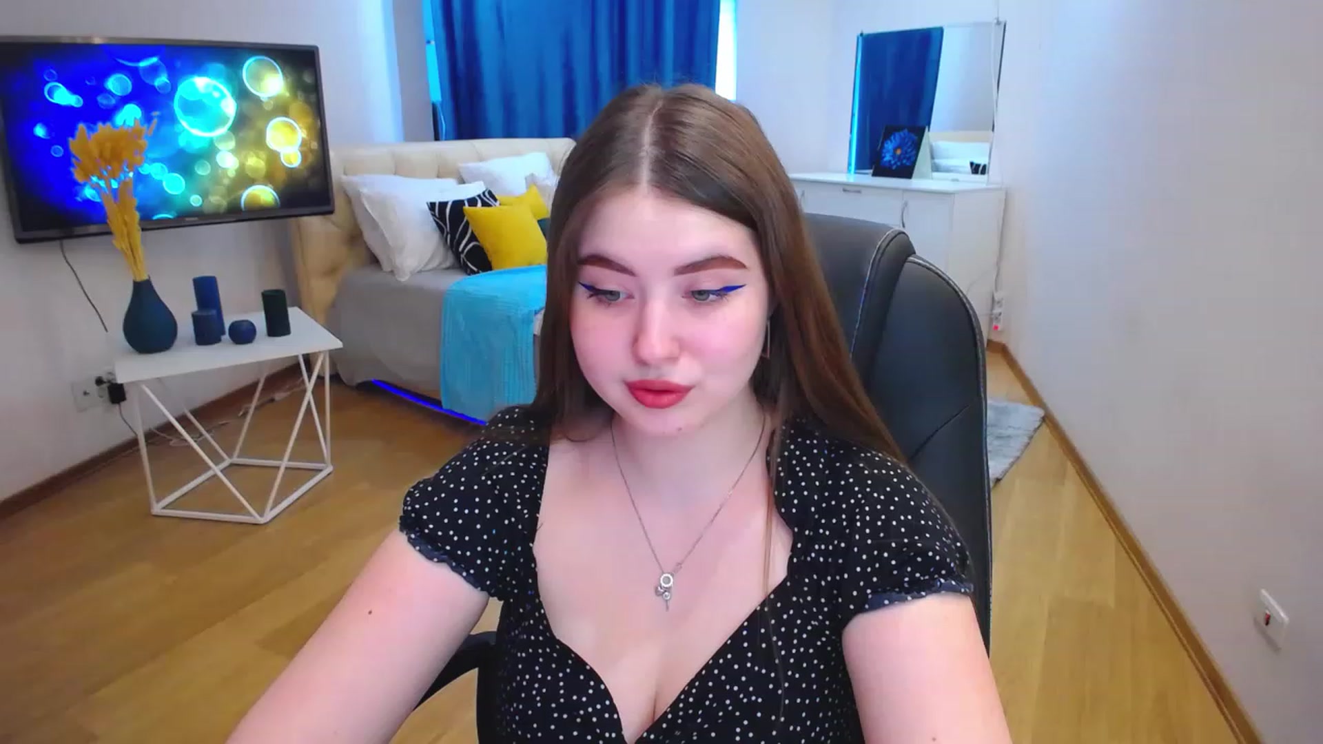 Gallery image thumbnail from AdmireMyEyes's myfreecams stream on, 06/06/2023, 09:47 image 3 of 20