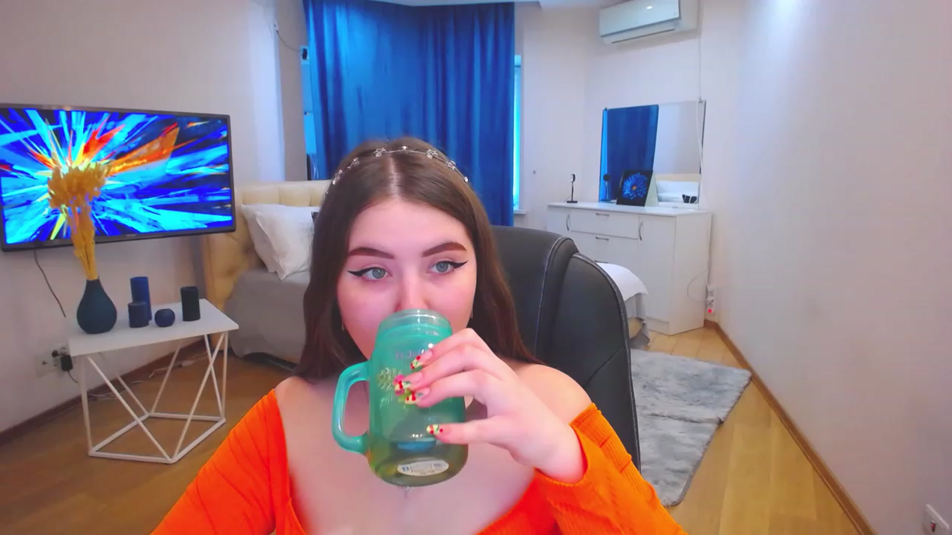 Gallery image thumbnail from AdmireMyEyes's myfreecams stream on, 06/08/2023, 07:18 image 10 of 20