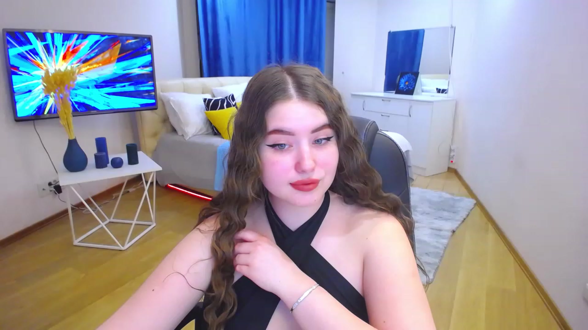 Gallery image thumbnail from AdmireMyEyes's myfreecams stream on, 06/11/2023, 18:48 image 8 of 20