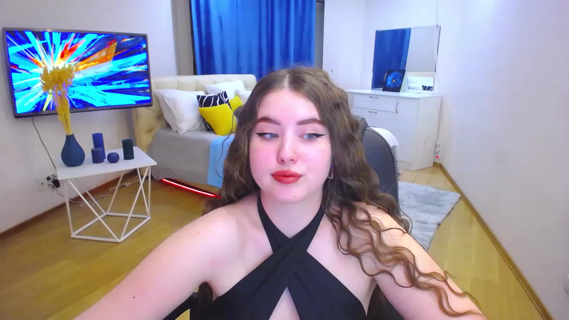 Gallery image thumbnail from AdmireMyEyes's myfreecams stream on, 06/11/2023, 18:48 image 19 of 20