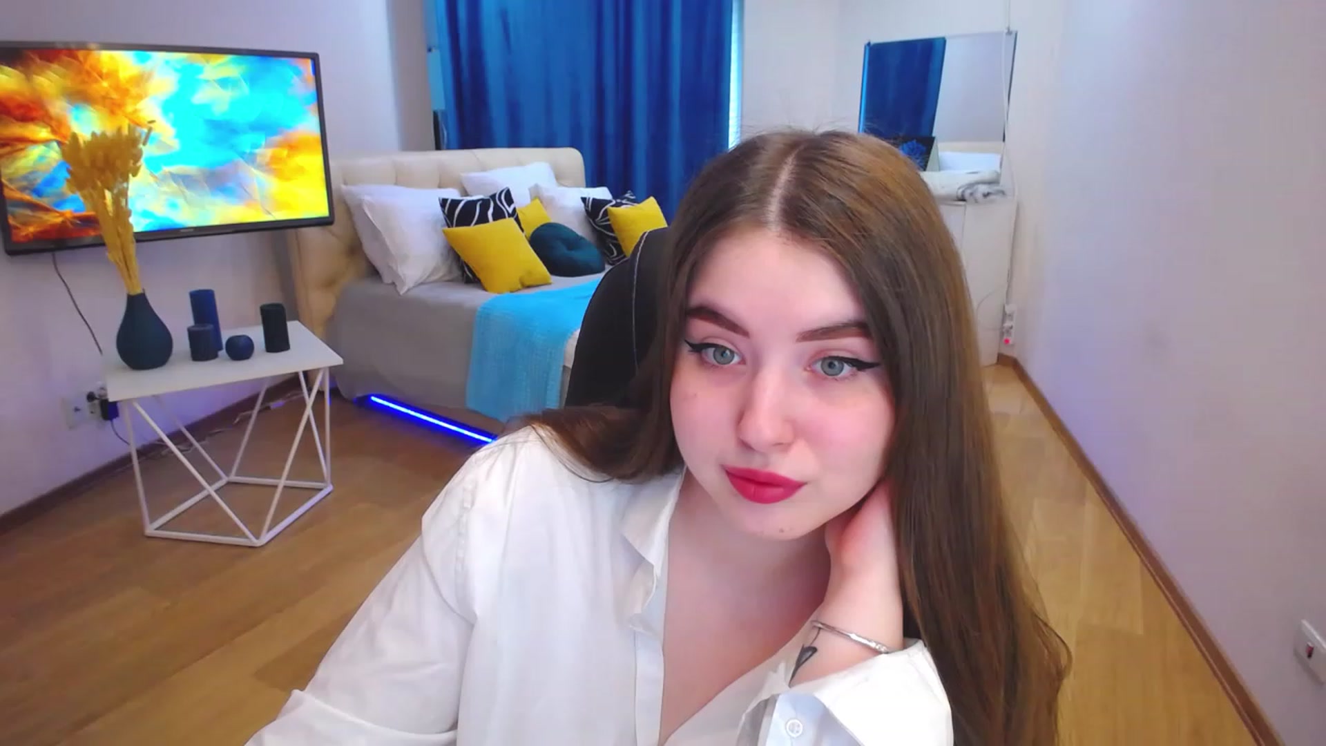 Gallery image thumbnail from AdmireMyEyes's myfreecams stream on, 06/13/2023, 07:46 image 10 of 20