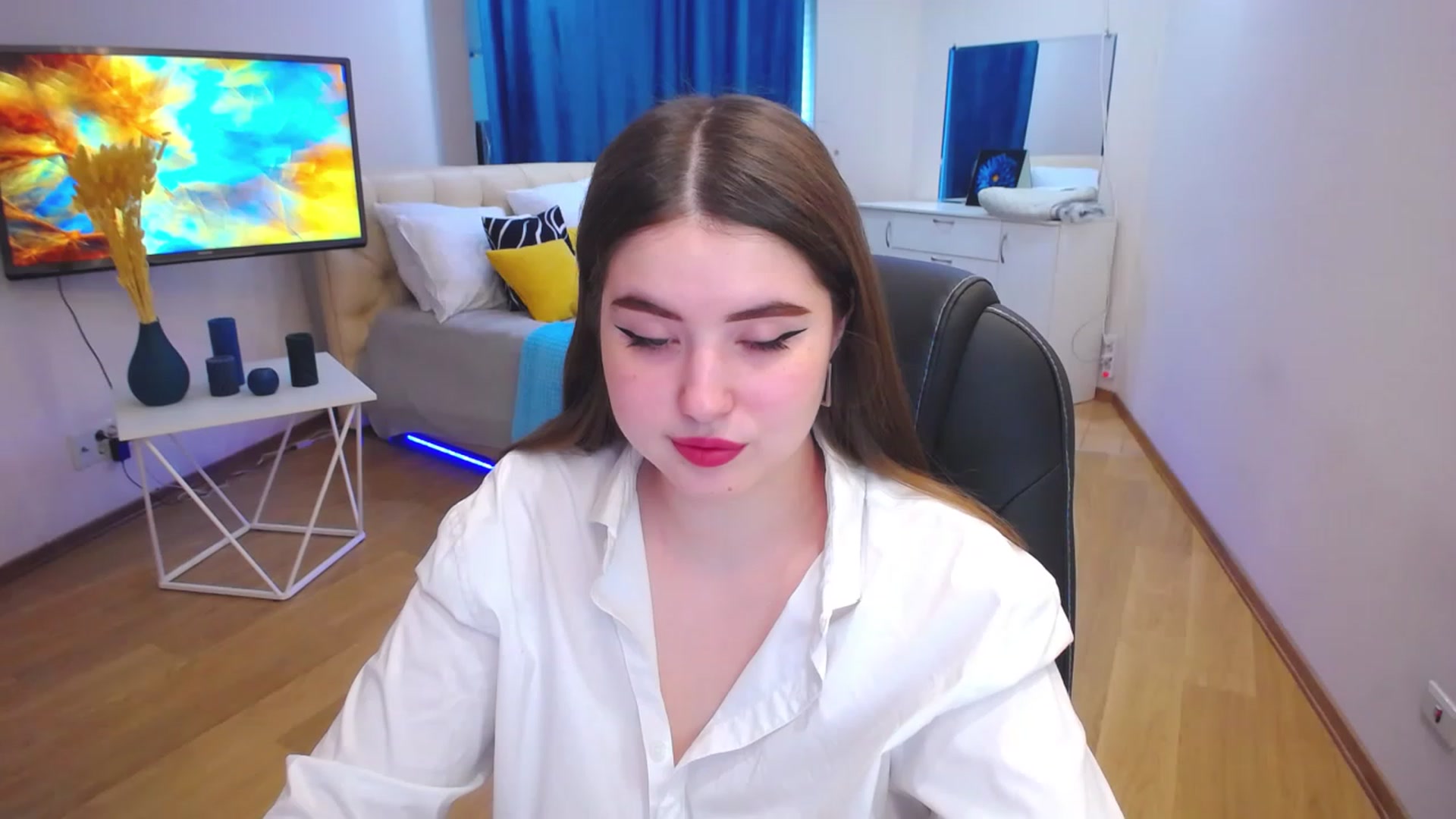 Gallery image thumbnail from AdmireMyEyes's myfreecams stream on, 06/13/2023, 07:46 image 4 of 20