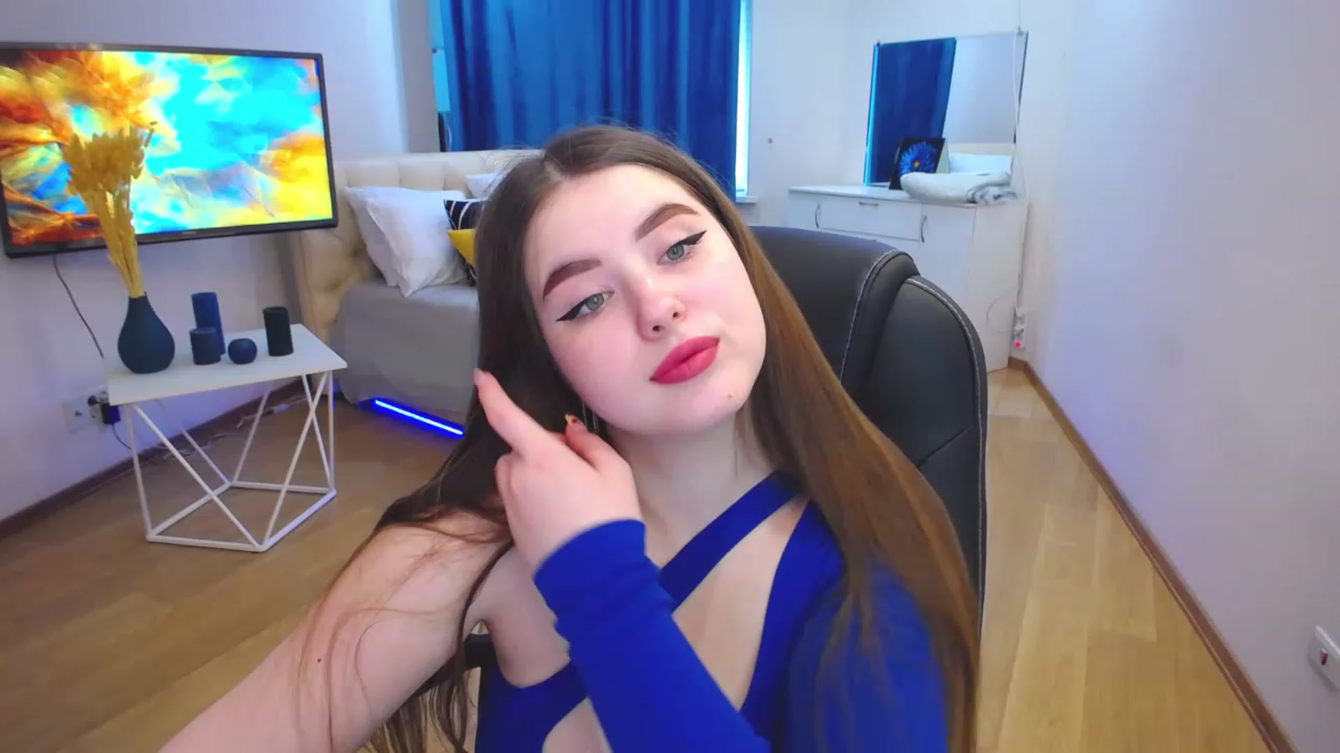 Gallery image thumbnail from AdmireMyEyes's myfreecams stream on, 06/13/2023, 09:48 image 3 of 20