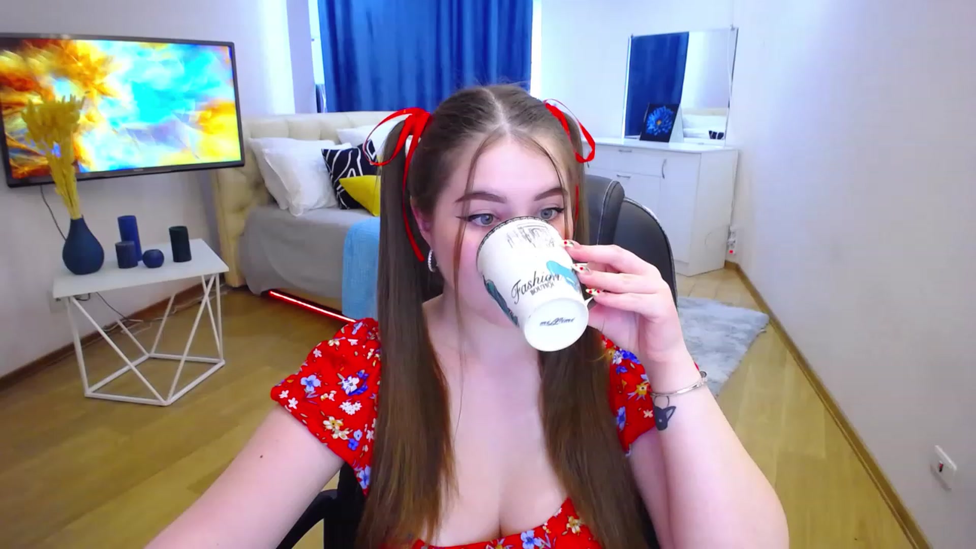 Gallery image thumbnail from AdmireMyEyes's myfreecams stream on, 06/15/2023, 12:46 image 6 of 20