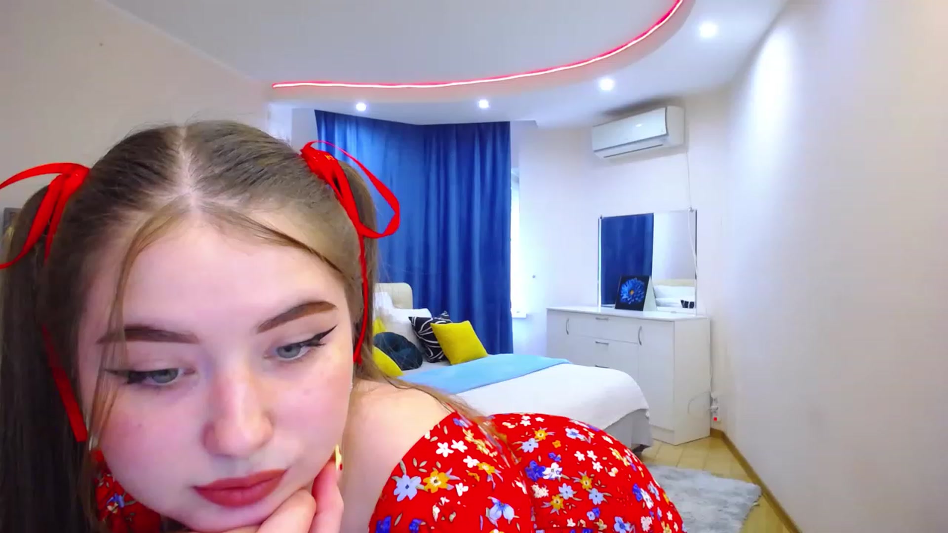 Gallery image thumbnail from AdmireMyEyes's myfreecams stream on, 06/15/2023, 13:59 image 12 of 20
