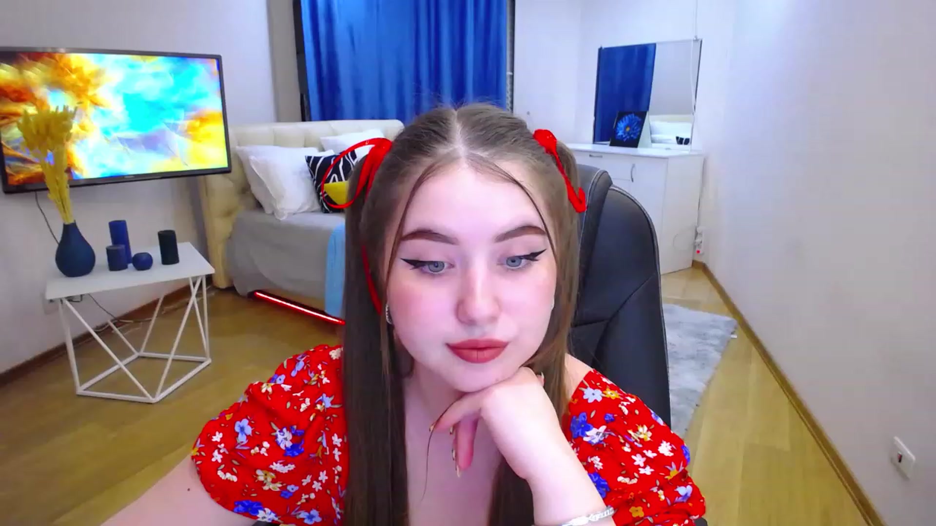 Gallery image thumbnail from AdmireMyEyes's myfreecams stream on, 06/15/2023, 18:00 image 6 of 20