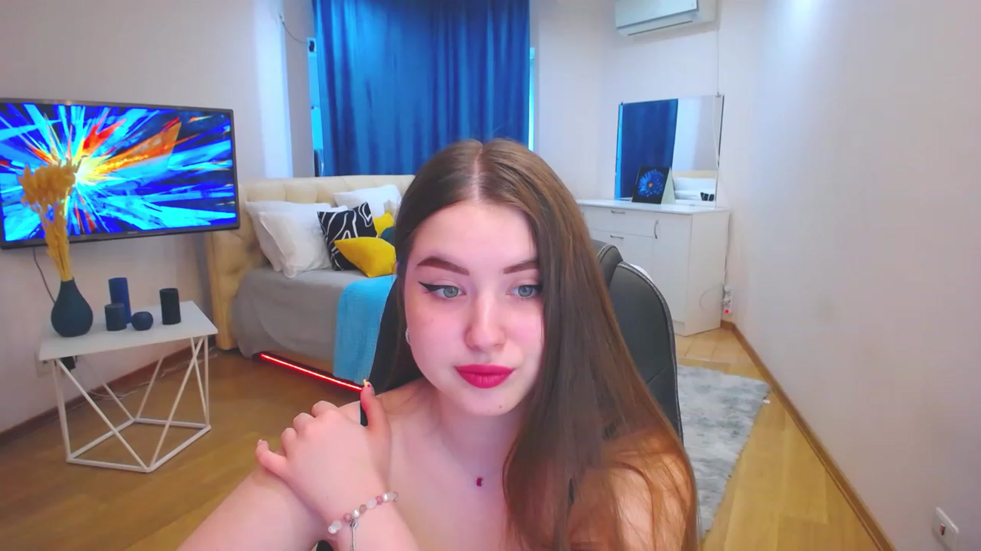 Gallery image thumbnail from AdmireMyEyes's myfreecams stream on, 06/16/2023, 09:47 image 3 of 20