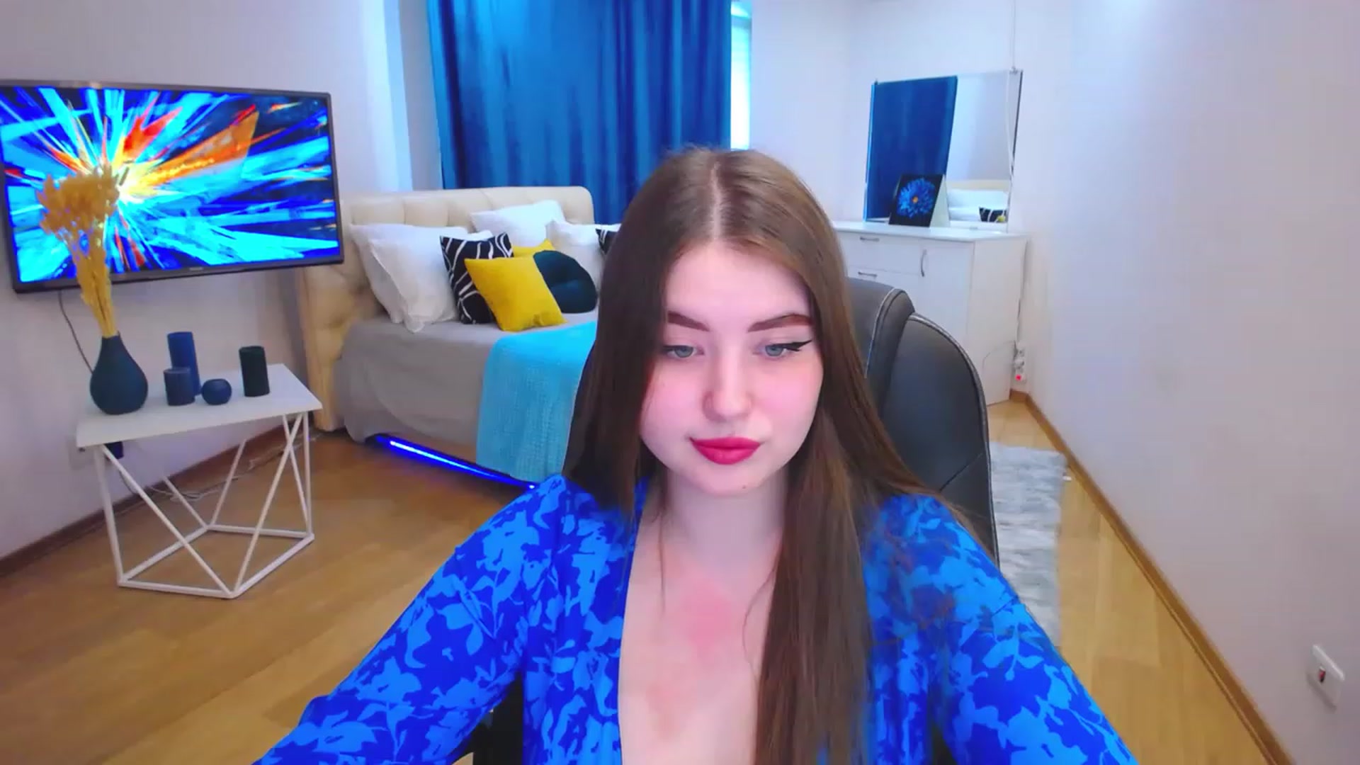Gallery image thumbnail from AdmireMyEyes's myfreecams stream on, 06/19/2023, 07:47 image 12 of 20