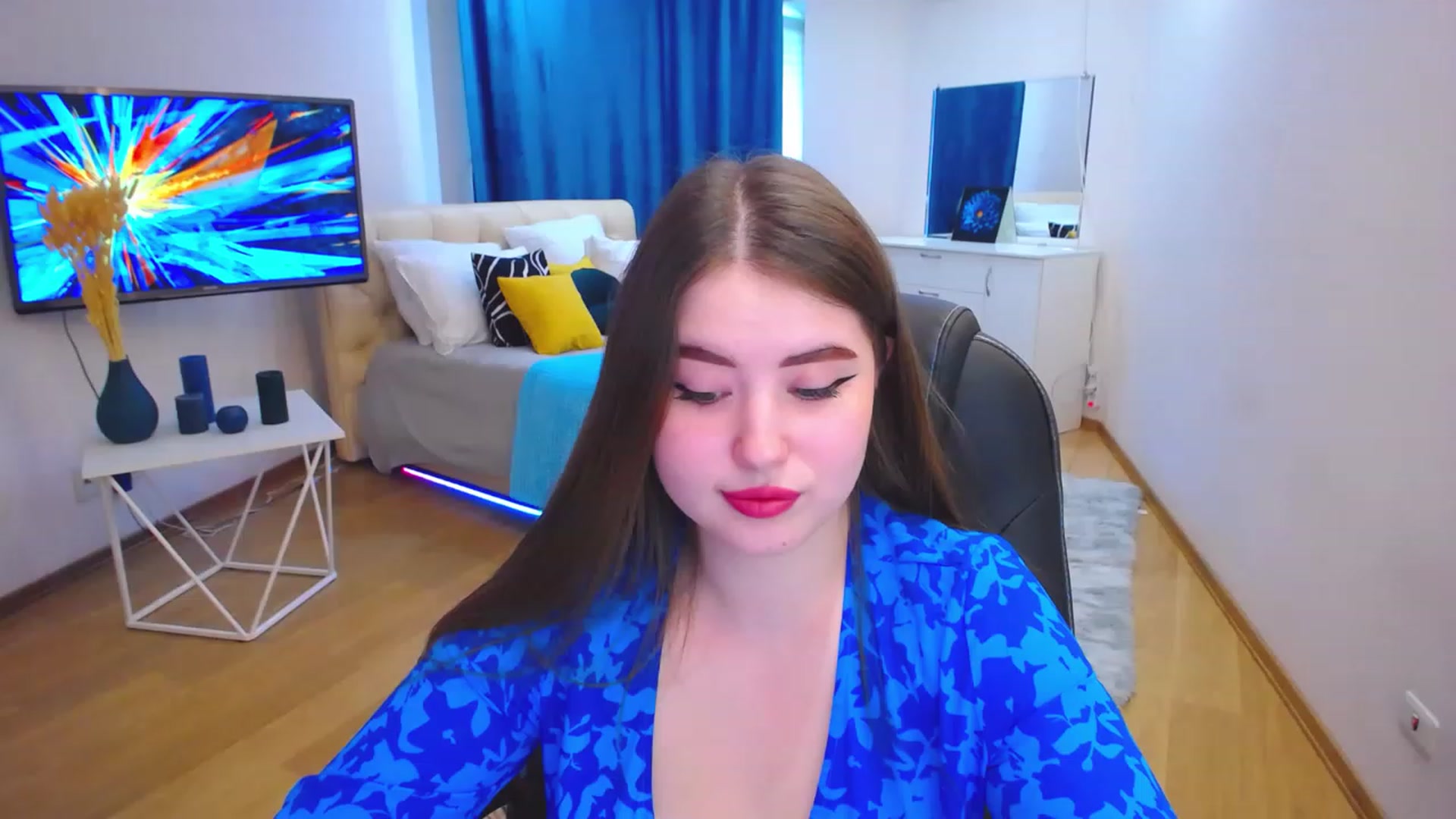 Gallery image thumbnail from AdmireMyEyes's myfreecams stream on, 06/19/2023, 07:47 image 7 of 20