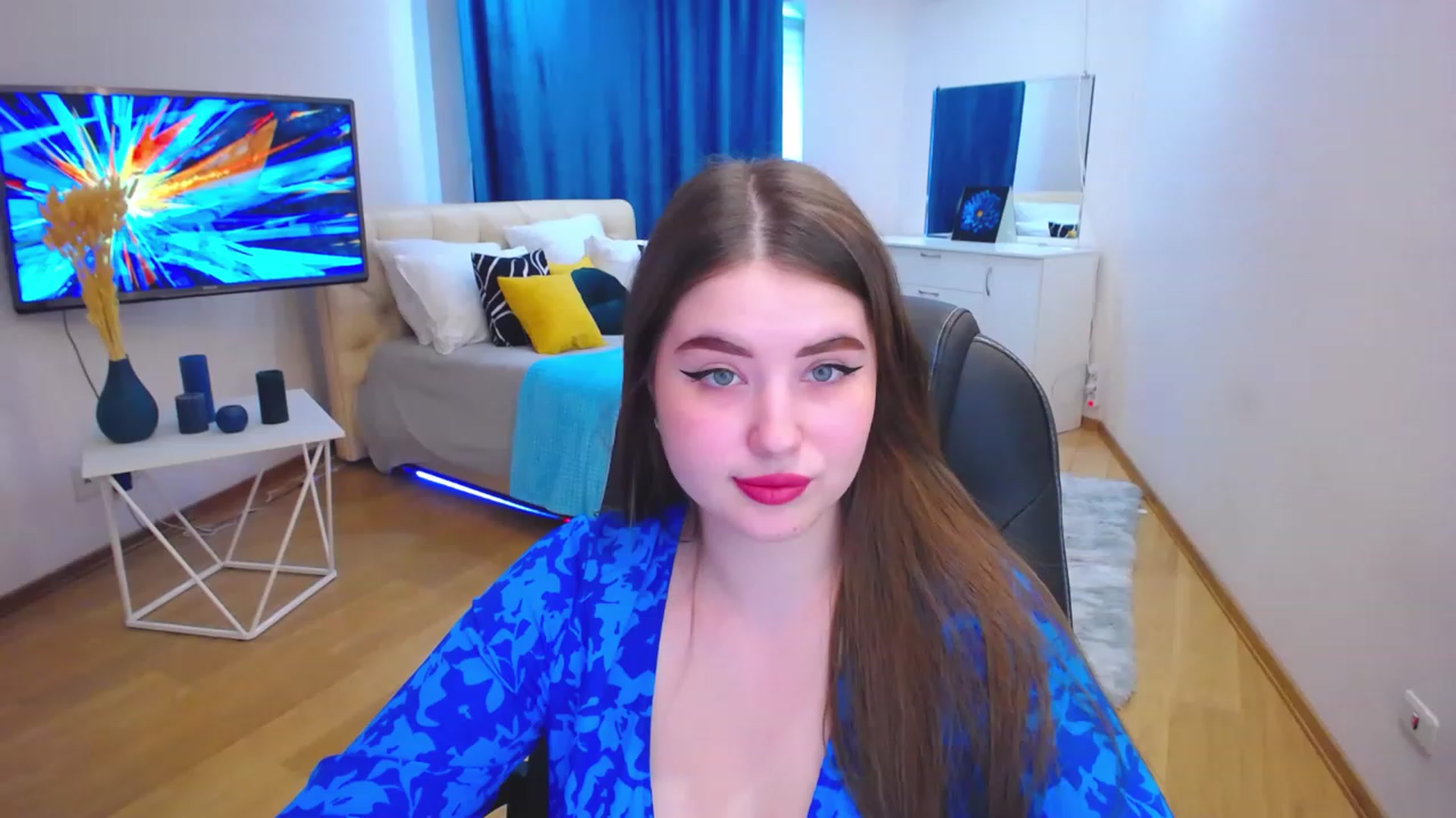 Gallery image thumbnail from AdmireMyEyes's myfreecams stream on, 06/19/2023, 07:47 image 10 of 20