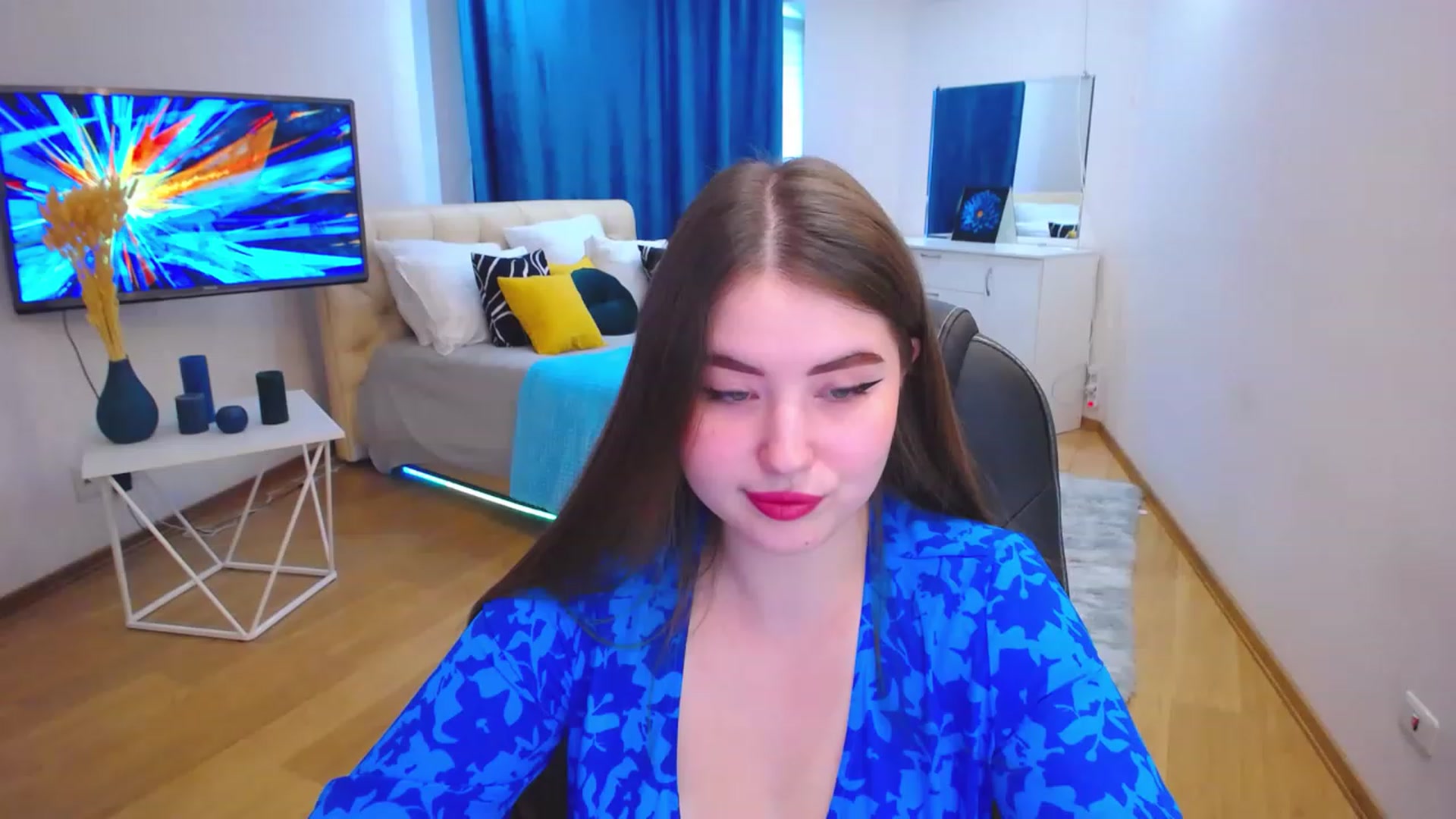 Gallery image thumbnail from AdmireMyEyes's myfreecams stream on, 06/19/2023, 07:47 image 6 of 20