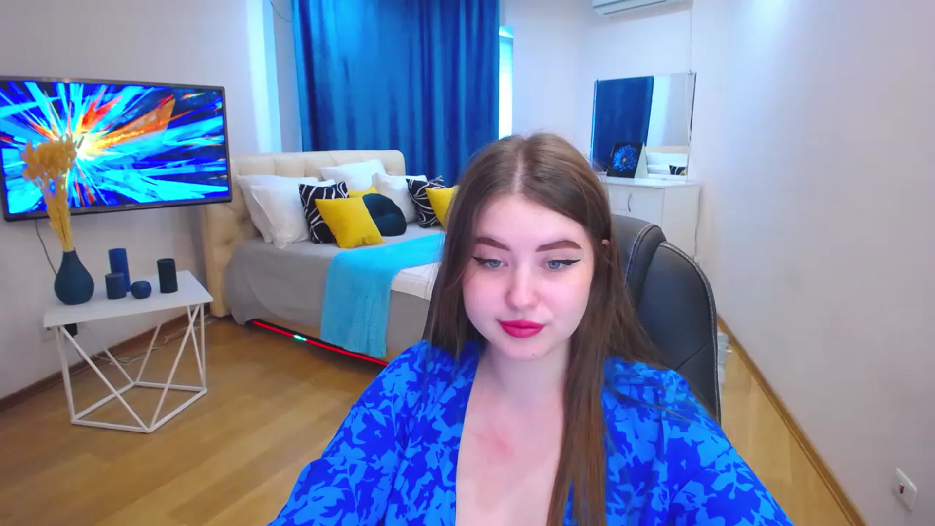 Gallery image thumbnail from AdmireMyEyes's myfreecams stream on, 06/19/2023, 09:46 image 16 of 20