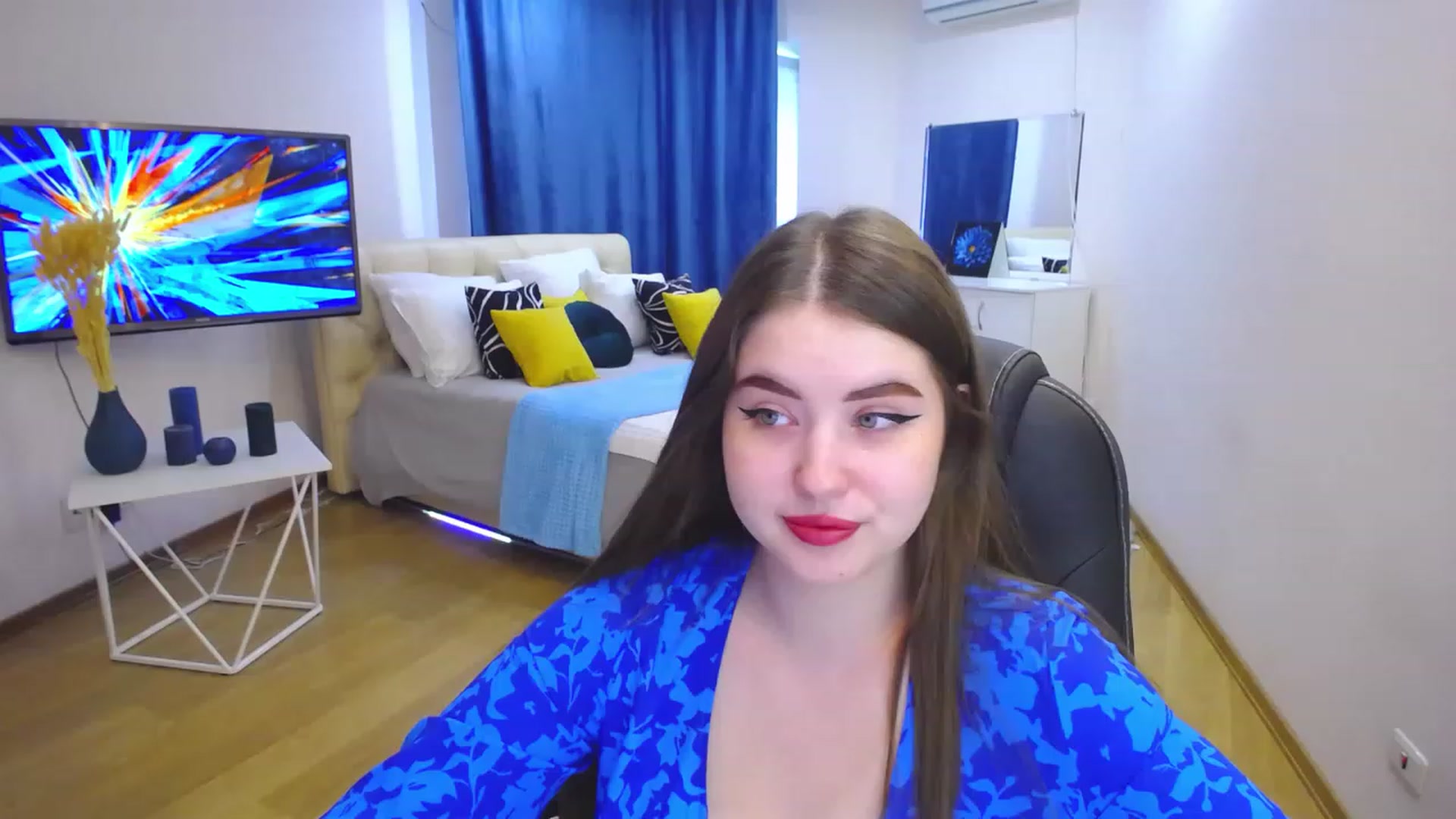 Gallery image thumbnail from AdmireMyEyes's myfreecams stream on, 06/19/2023, 09:46 image 10 of 20
