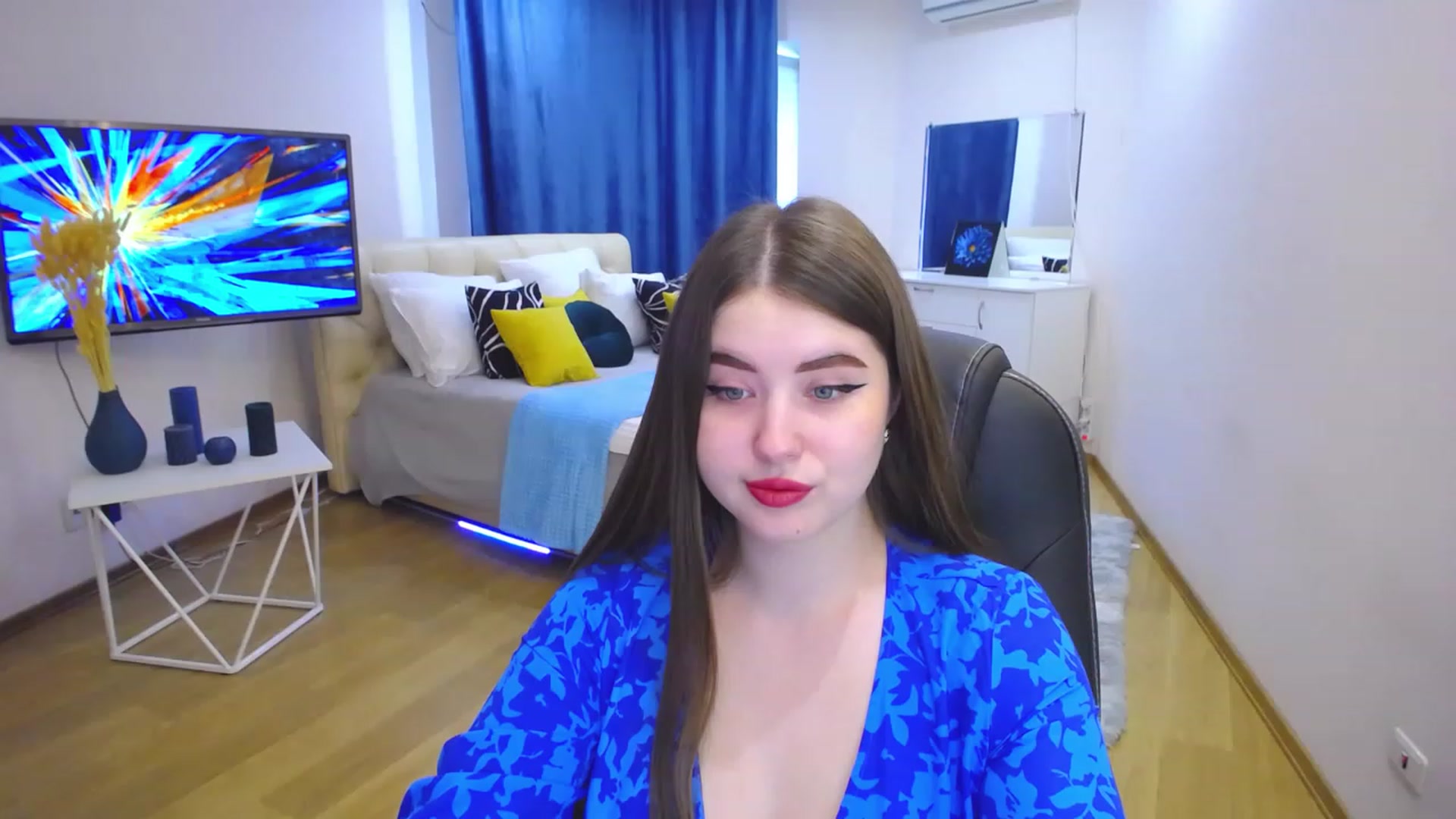 Gallery image thumbnail from AdmireMyEyes's myfreecams stream on, 06/19/2023, 09:46 image 2 of 20