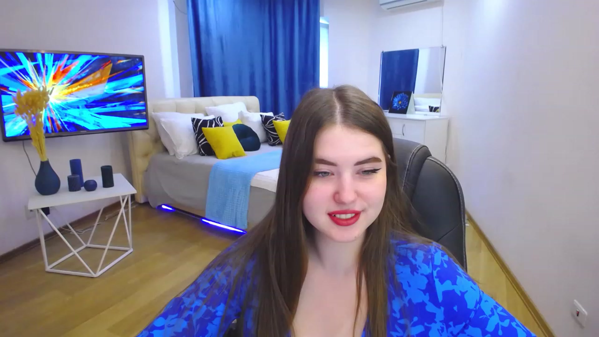 Gallery image thumbnail from AdmireMyEyes's myfreecams stream on, 06/19/2023, 09:46 image 8 of 20