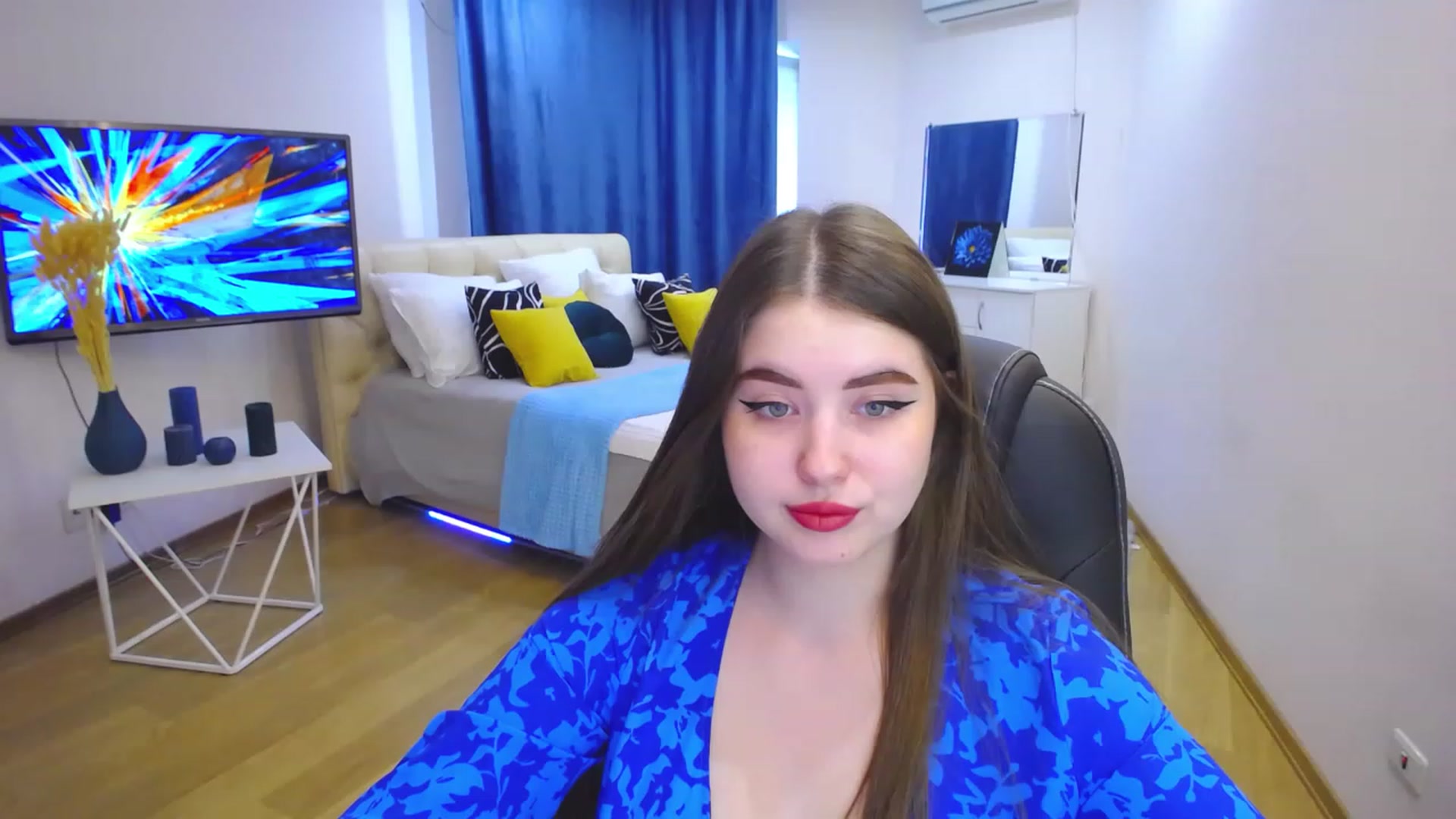 Gallery image thumbnail from AdmireMyEyes's myfreecams stream on, 06/19/2023, 09:46 image 11 of 20