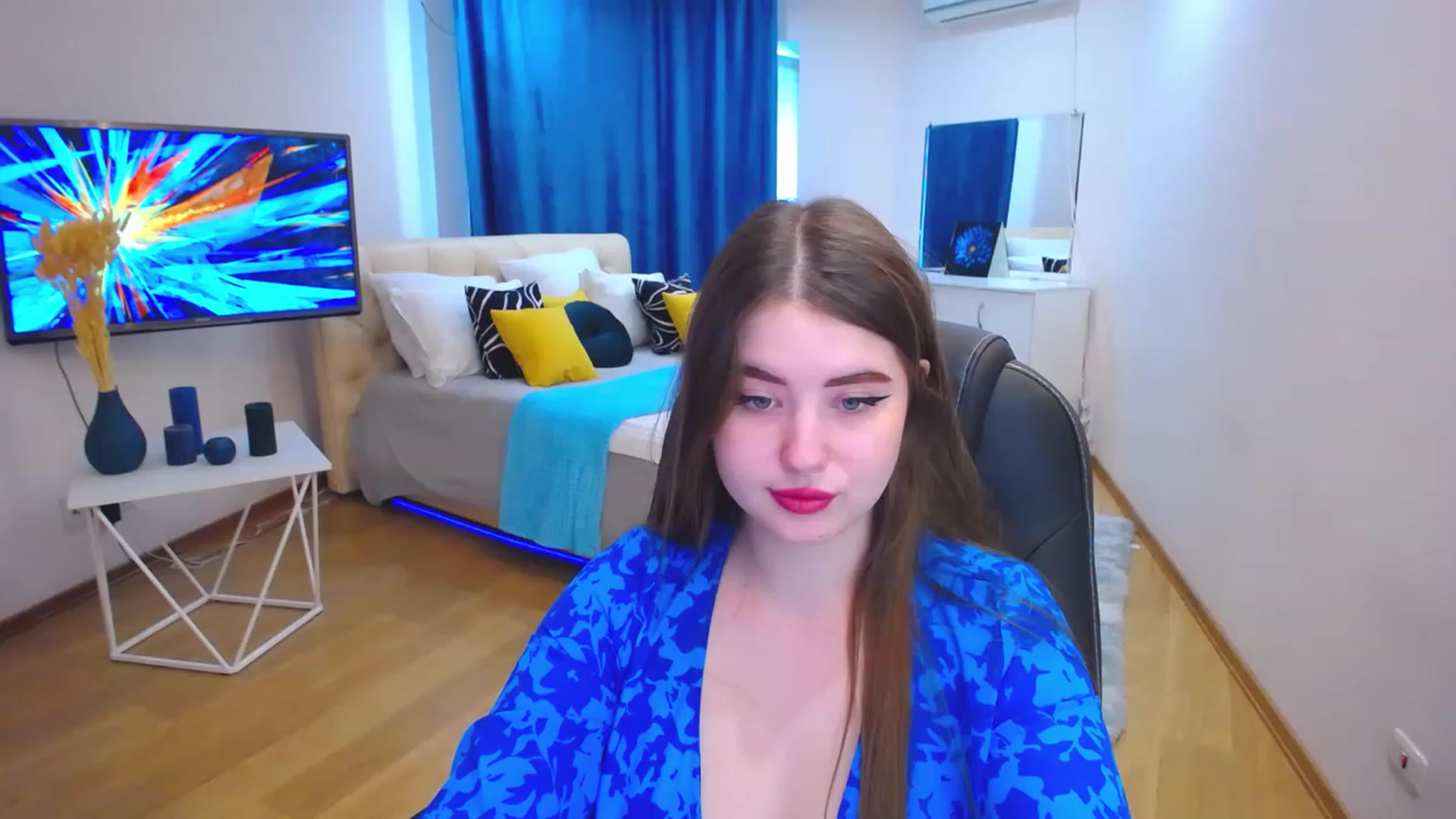 Gallery image thumbnail from AdmireMyEyes's myfreecams stream on, 06/19/2023, 09:46 image 14 of 20