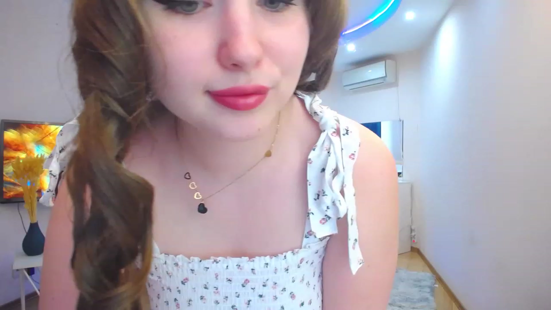 Gallery image thumbnail from AdmireMyEyes's myfreecams stream on, 06/20/2023, 11:32 image 7 of 20