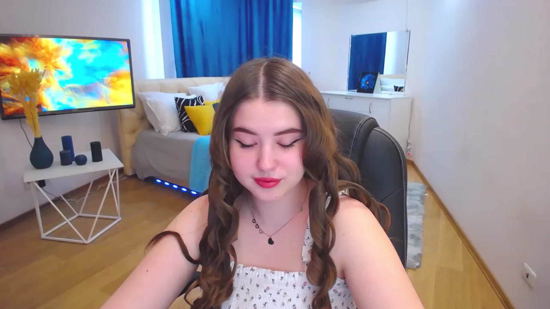 Gallery image thumbnail from AdmireMyEyes's myfreecams stream on, 06/20/2023, 11:32 image 13 of 20