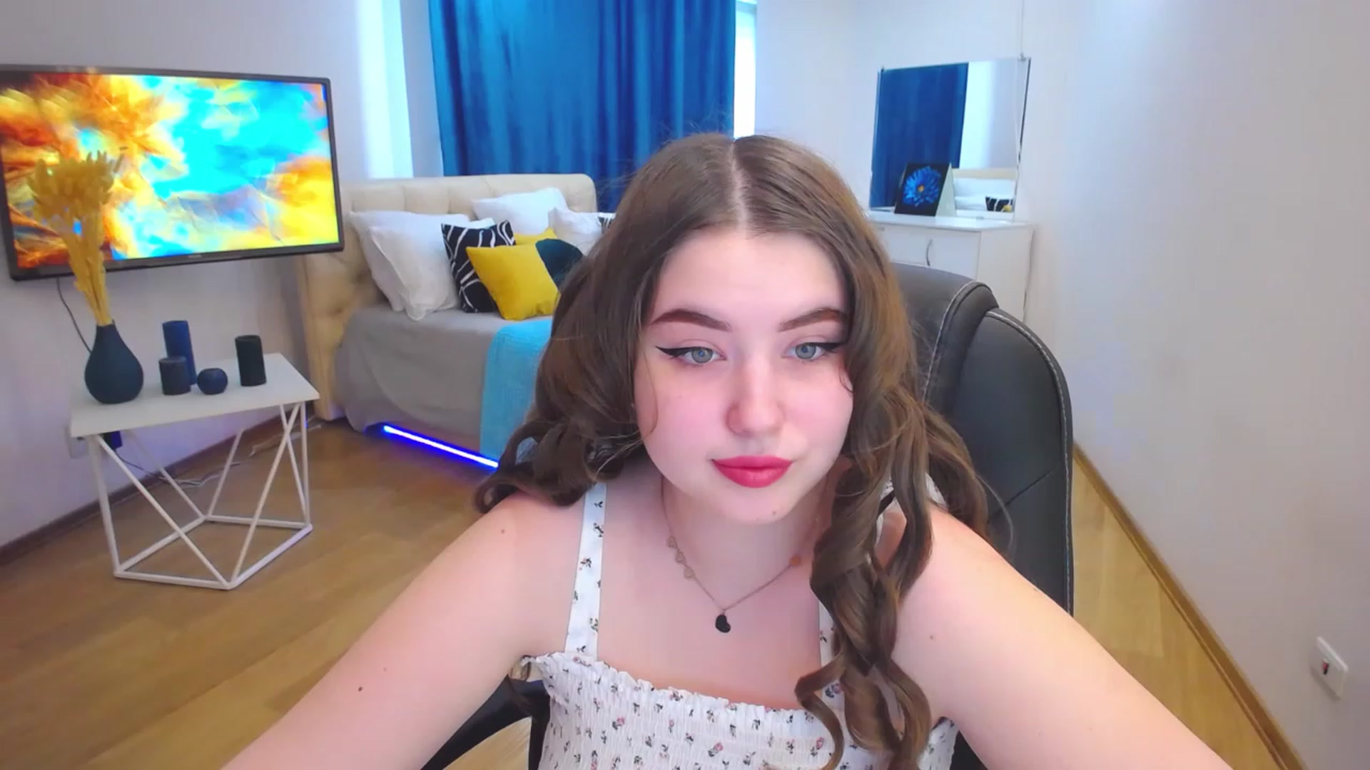 Gallery image thumbnail from AdmireMyEyes's myfreecams stream on, 06/20/2023, 11:32 image 2 of 20