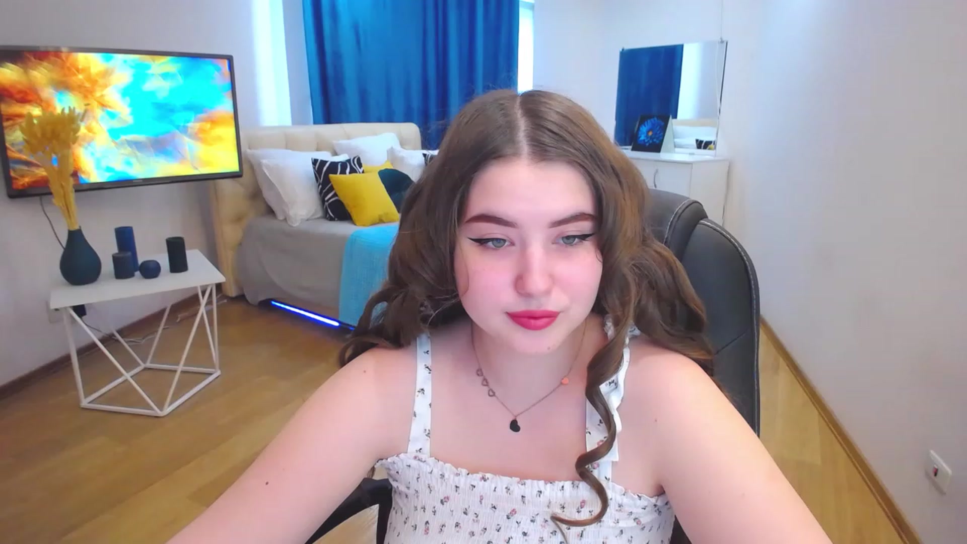 Gallery image thumbnail from AdmireMyEyes's myfreecams stream on, 06/20/2023, 11:32 image 1 of 20
