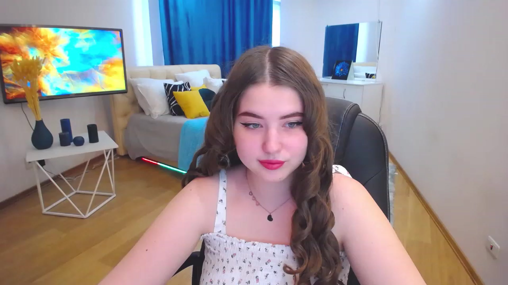 Gallery image thumbnail from AdmireMyEyes's myfreecams stream on, 06/20/2023, 11:32 image 4 of 20