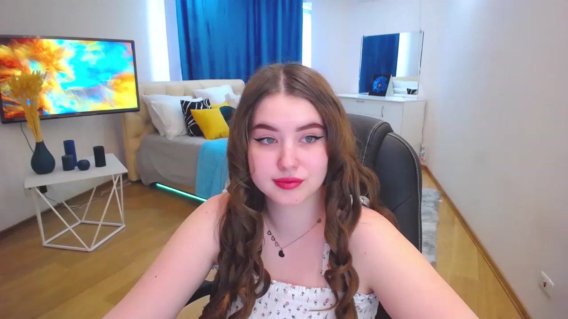 Gallery image thumbnail from AdmireMyEyes's myfreecams stream on, 06/20/2023, 11:32 image 16 of 20