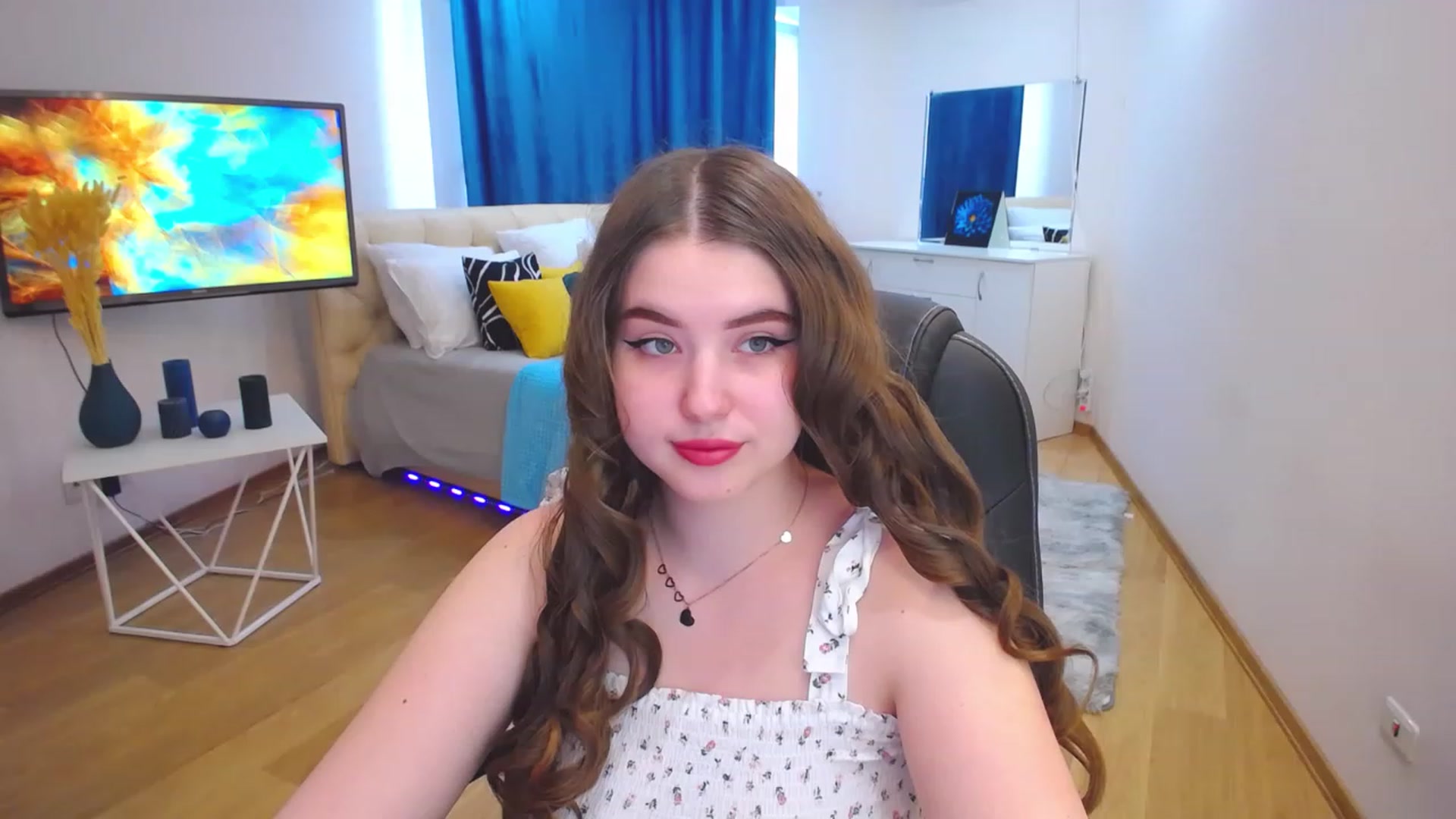 Gallery image thumbnail from AdmireMyEyes's myfreecams stream on, 06/20/2023, 11:32 image 14 of 20