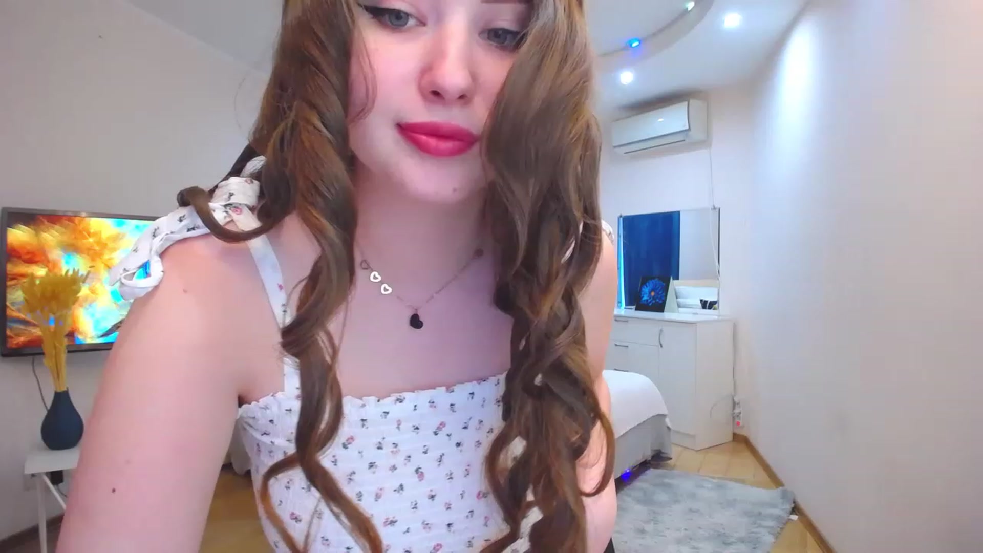 Gallery image thumbnail from AdmireMyEyes's myfreecams stream on, 06/20/2023, 16:20 image 4 of 20