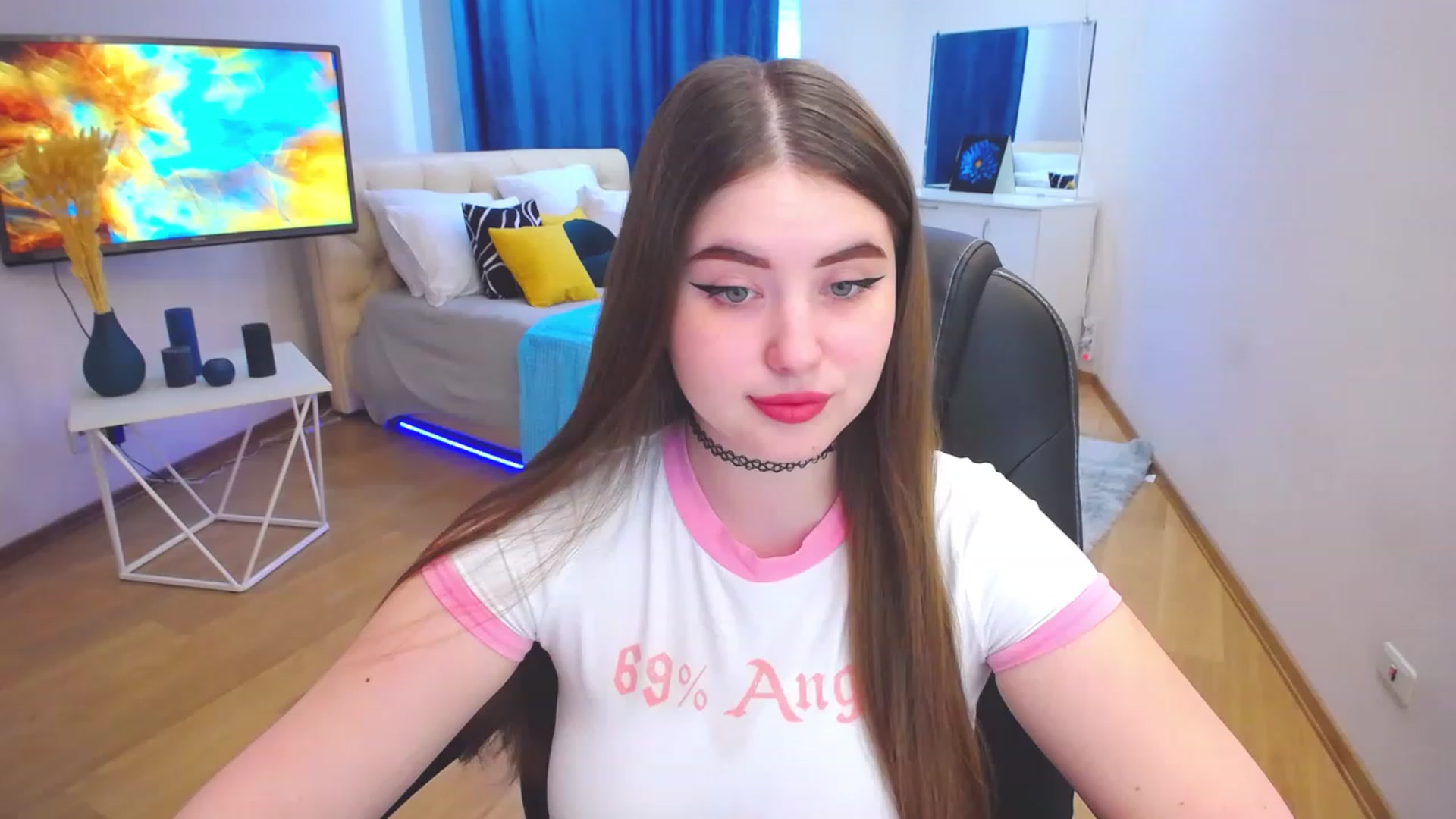 Gallery image thumbnail from AdmireMyEyes's myfreecams stream on, 06/22/2023, 09:49 image 17 of 20