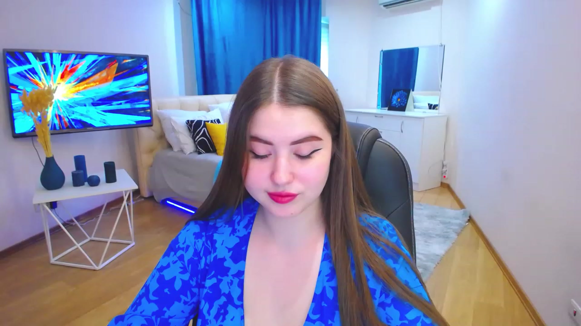 Gallery image thumbnail from AdmireMyEyes's myfreecams stream on, 06/23/2023, 07:32 image 18 of 20