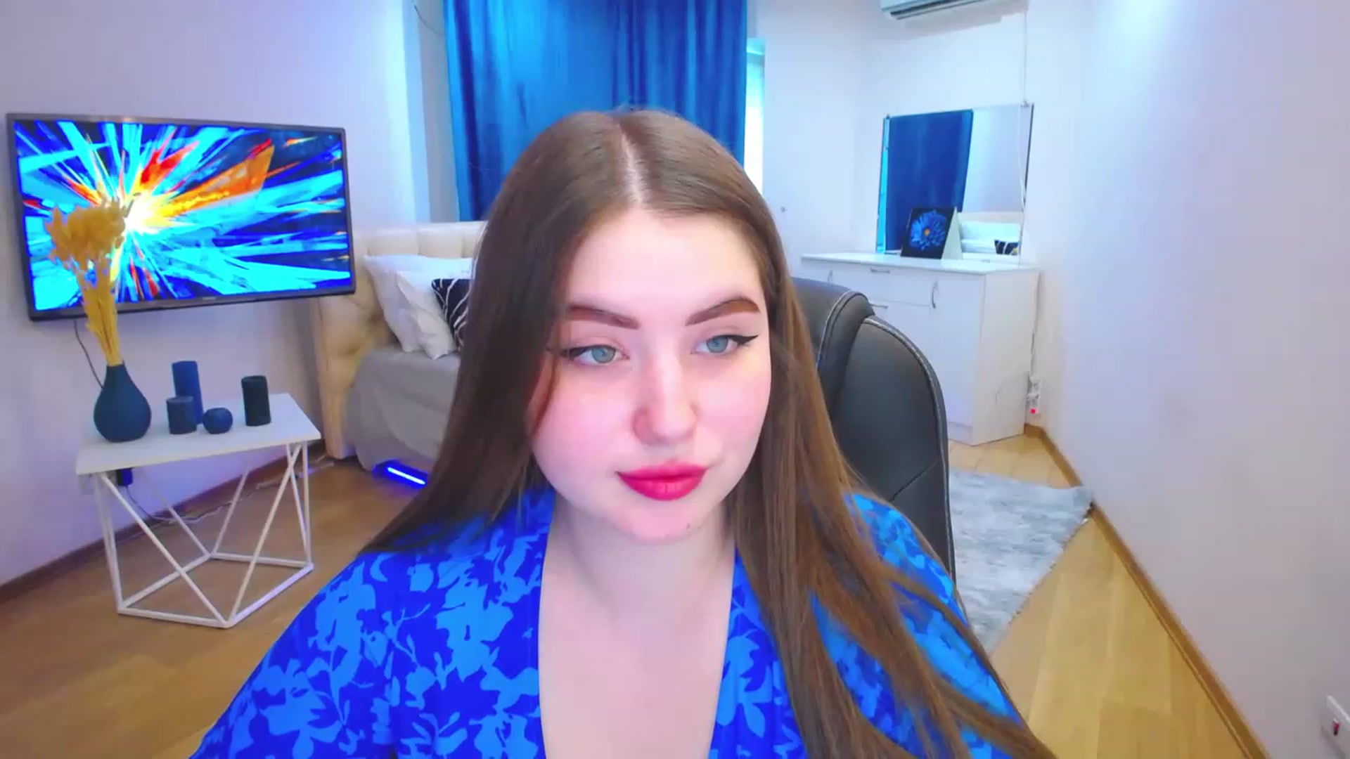 Gallery image thumbnail from AdmireMyEyes's myfreecams stream on, 06/23/2023, 07:32 image 17 of 20
