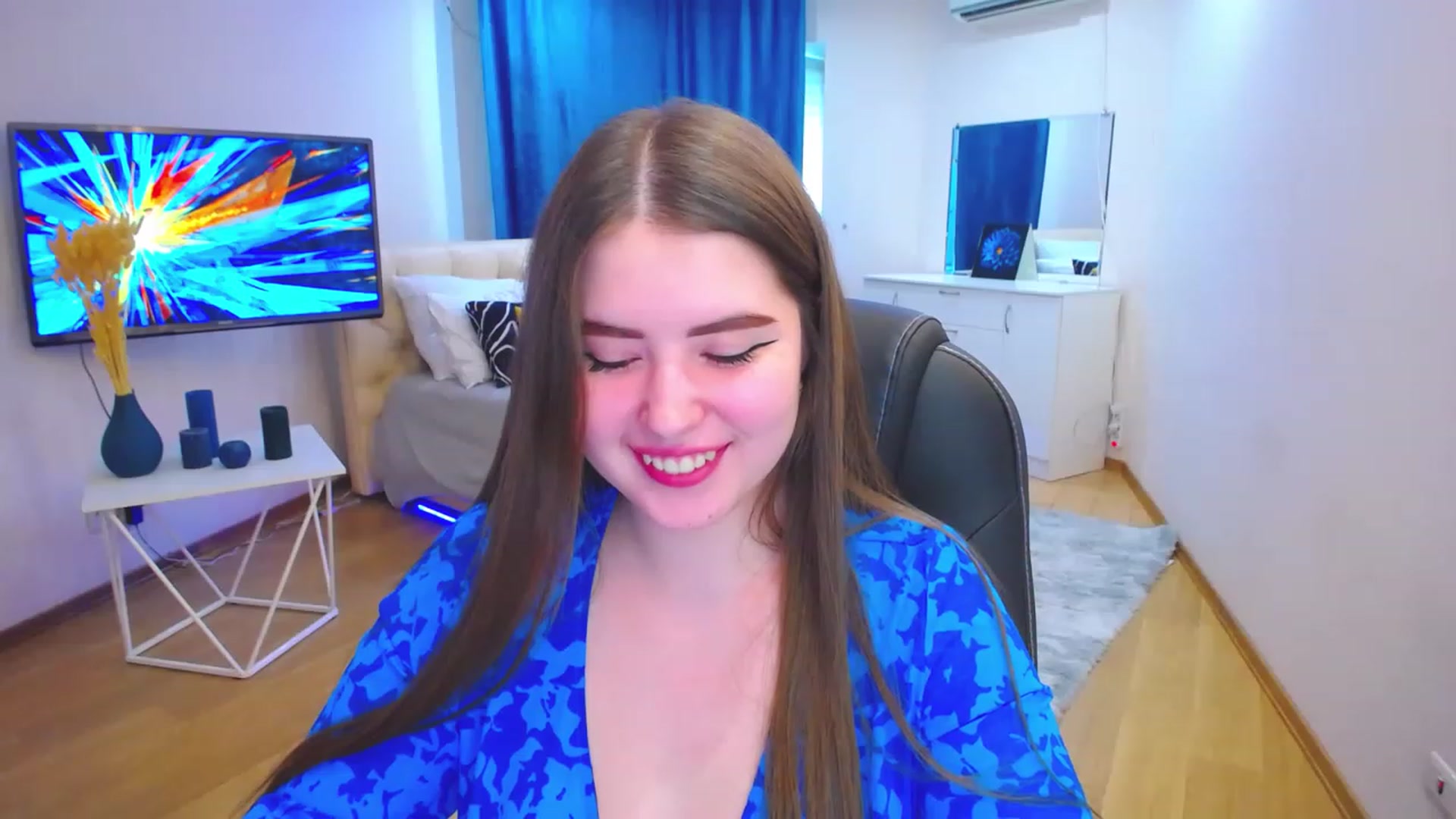 Gallery image thumbnail from AdmireMyEyes's myfreecams stream on, 06/23/2023, 07:32 image 16 of 20